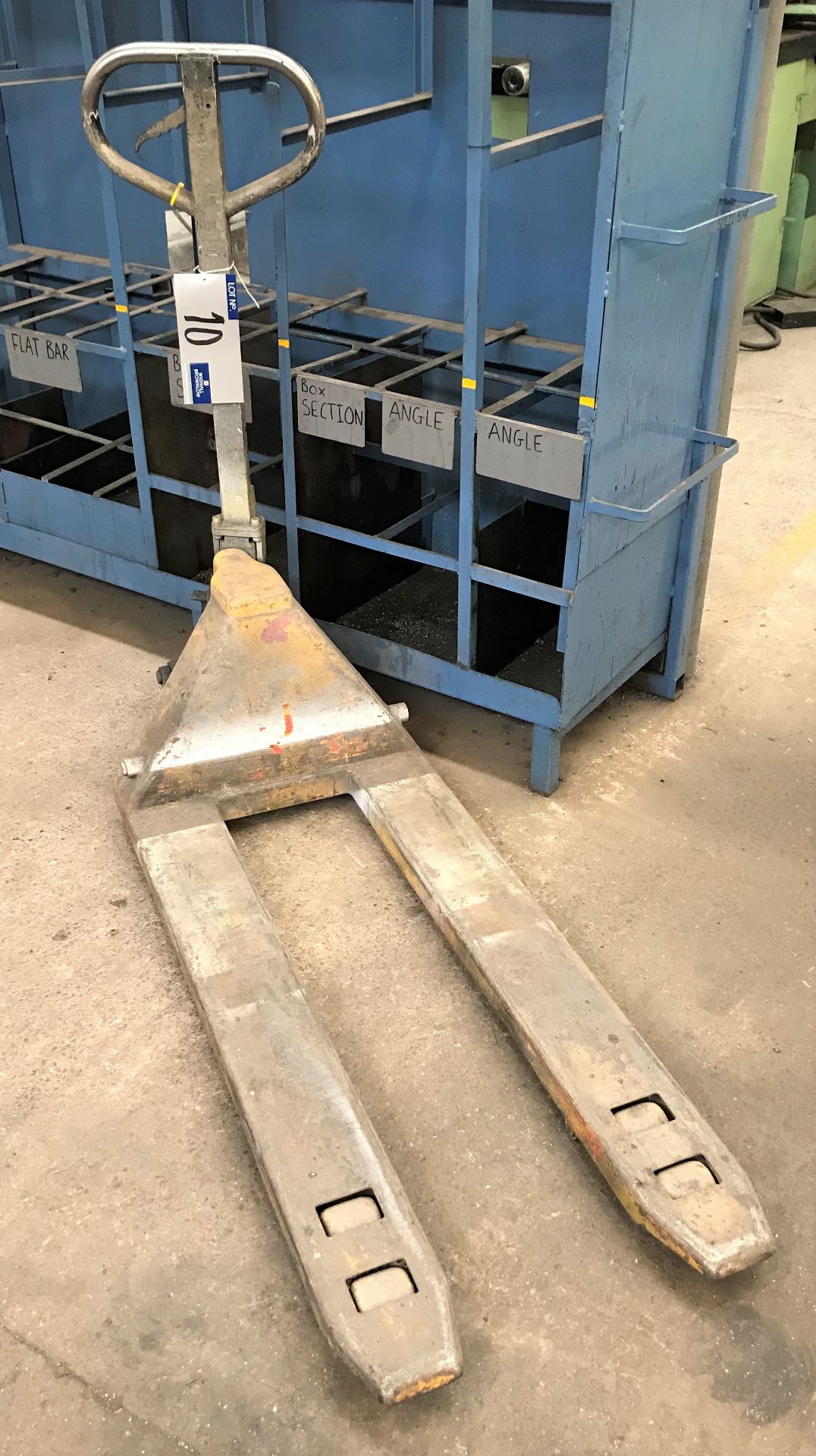 A Hand Hydraulic Pallet Truck.