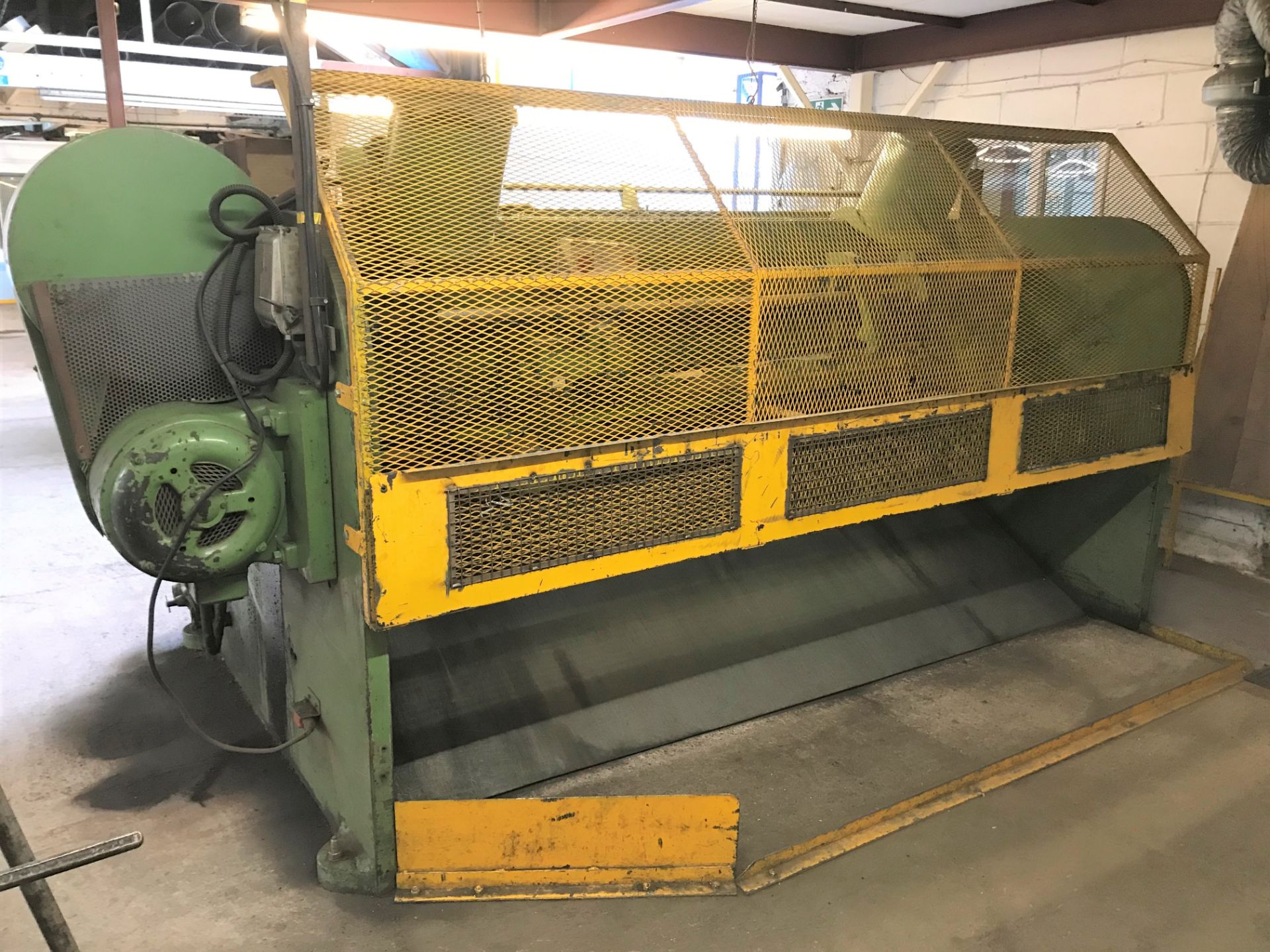 A Cincinnati Series 2510 Mechanical Guillotine No. 10938, 10ft w, 3/8in MS capacity, 3 phase with - Image 5 of 5