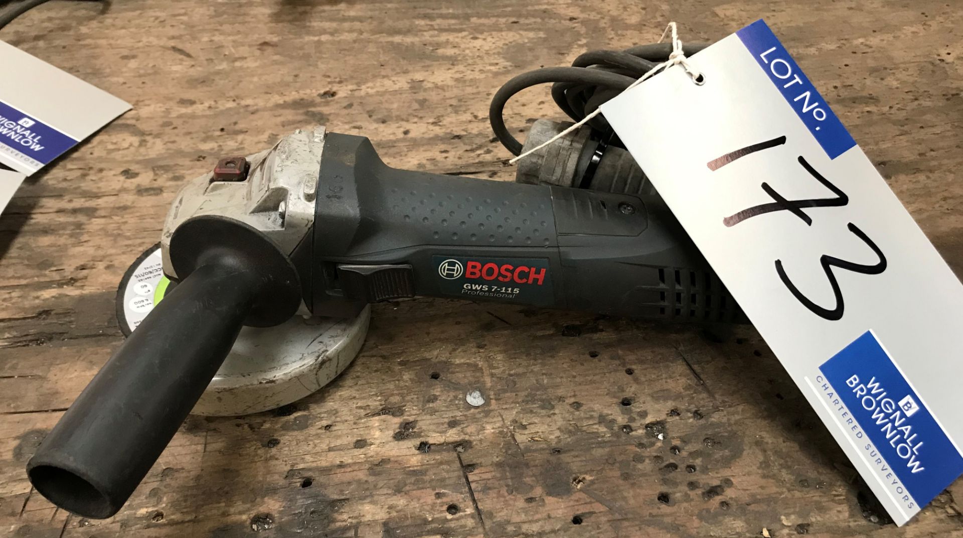 A Bosch Professional GWS7-115 115mm Angle Grinder, 110v.