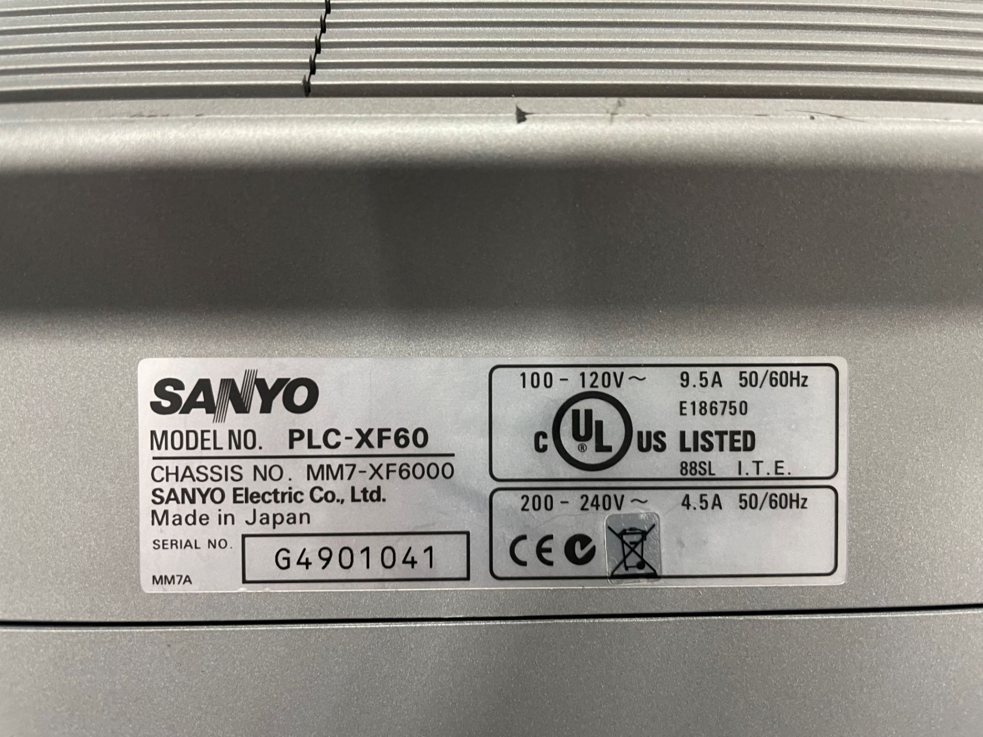 A Sanyo PROxtrax PLC XF-60 Multiverse Projector No.G4901041 with 0.8:1 Lens, 1024 x 768, Lamp and - Image 3 of 6