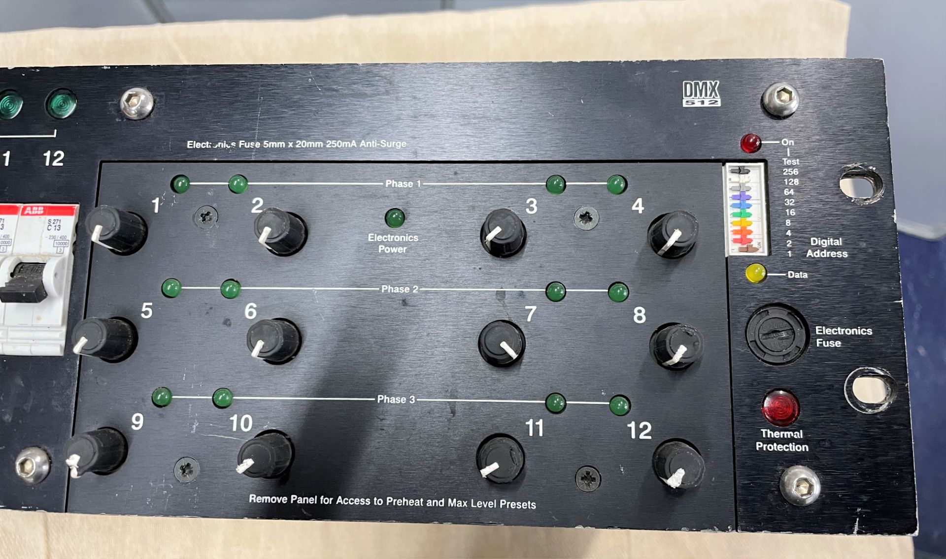 ANYtronics Series 193 3 phase D1225 12 x 10A DMX Dimming Pack (working when removed from rack, - Image 4 of 4