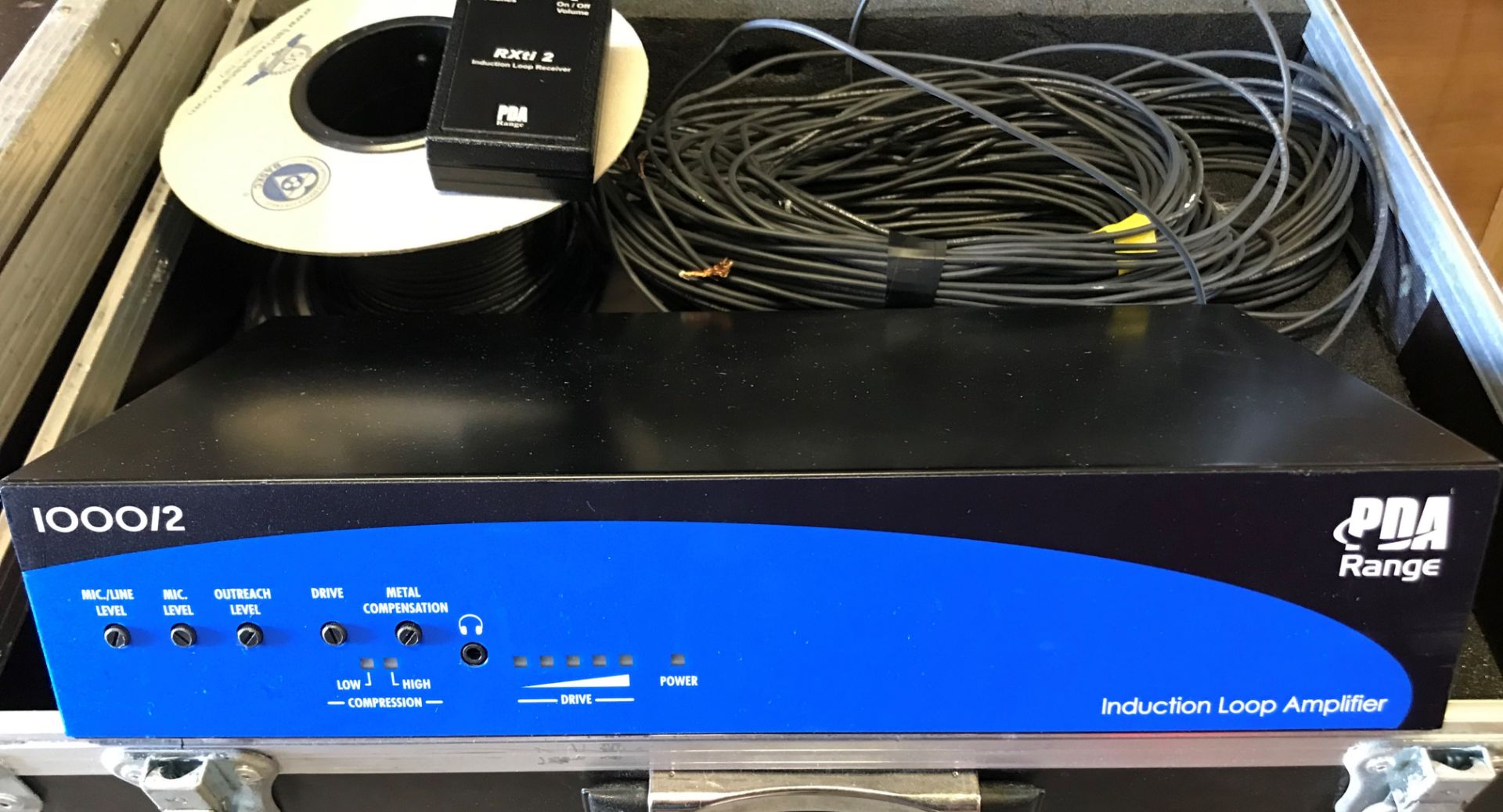 A PDA Range 1000/2 Induction Loop Amplifier with RXti2 Induction Loop Receiver, Cable and Thon