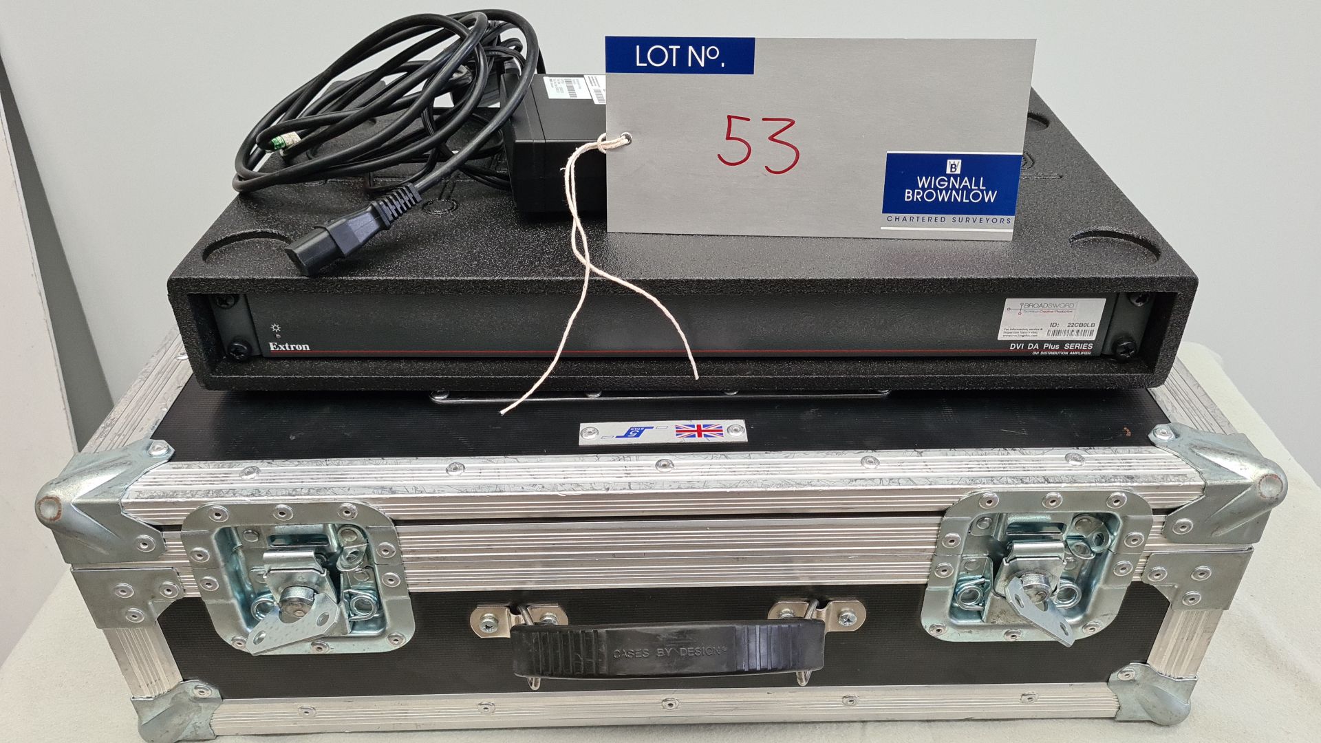 An Extron DVI DA Plus SERIES 1:8 Distribution Amplifier with psu and 5star flight case (delivers