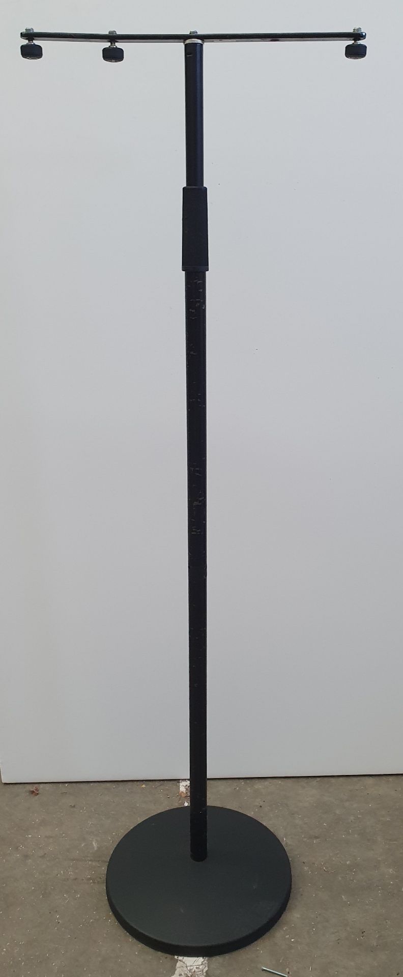 A Black T-Bar Stand with carry bag.