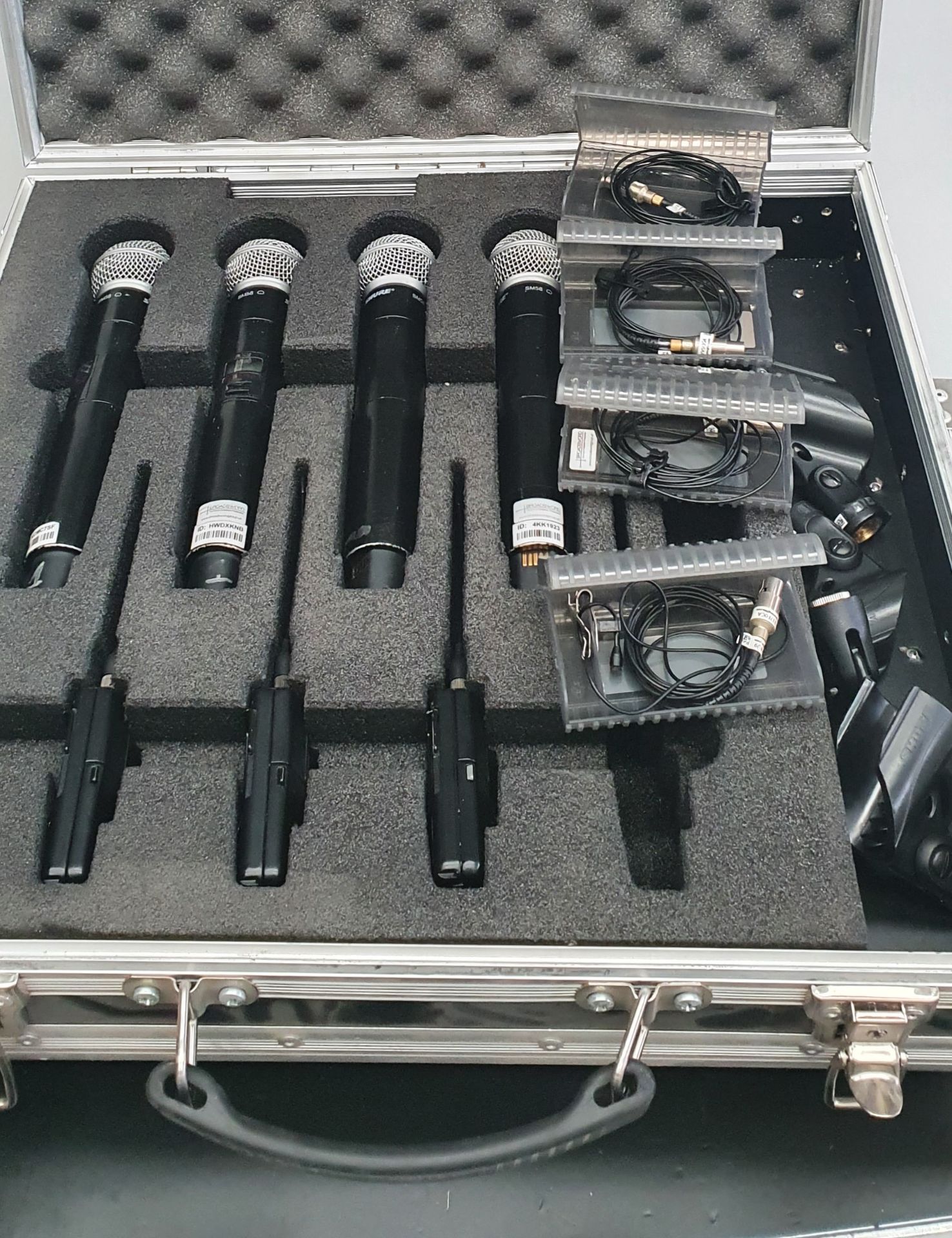 A Shure Microphone Kit comprising: 4 Shure QLXD1 Bodypack Transmitters with 4 Shure QLXD2/SM58 - Image 6 of 6