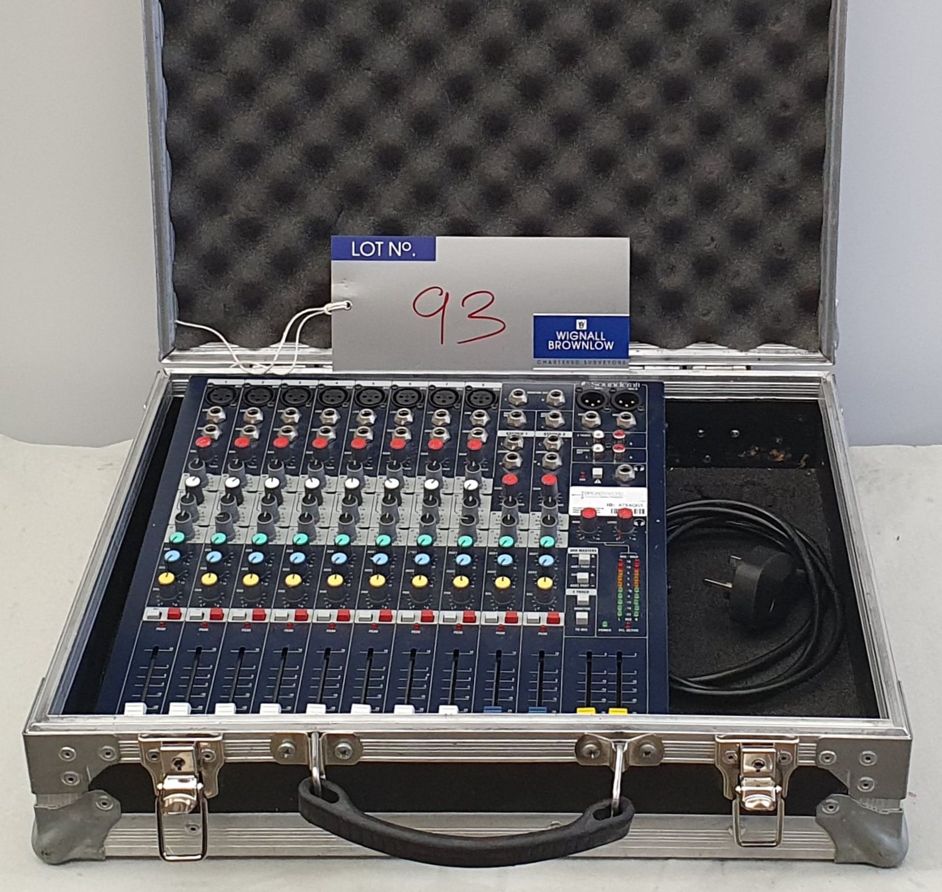 A Soundcraft EPM8 8 Channel Mixer Sound Mixing Desk with Road Ready Flight Case, 475mm x 390mm x - Image 3 of 3