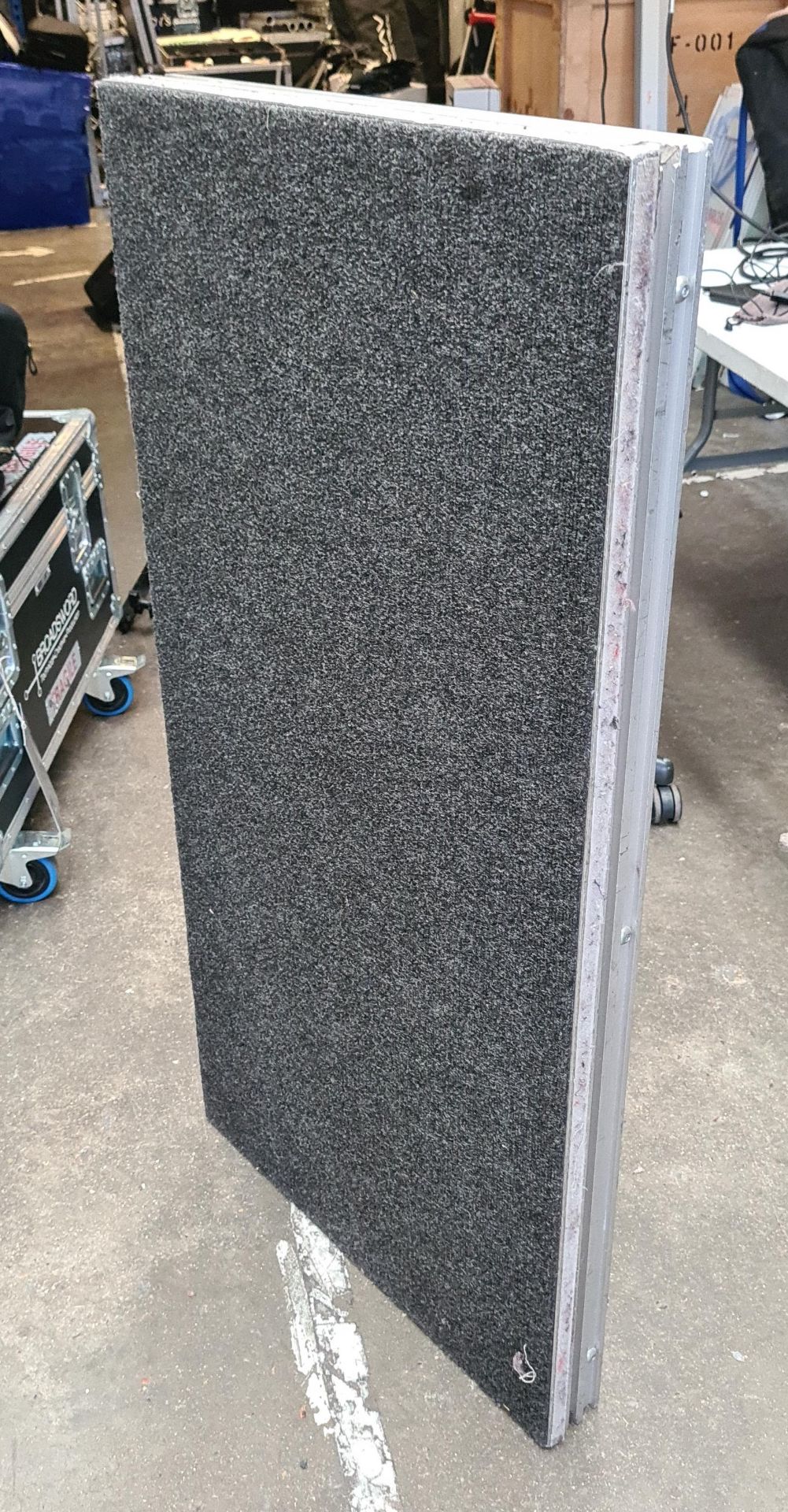 A 2ft x 4ft Stage Block, Grey Carpet Top with legs. - Image 2 of 3