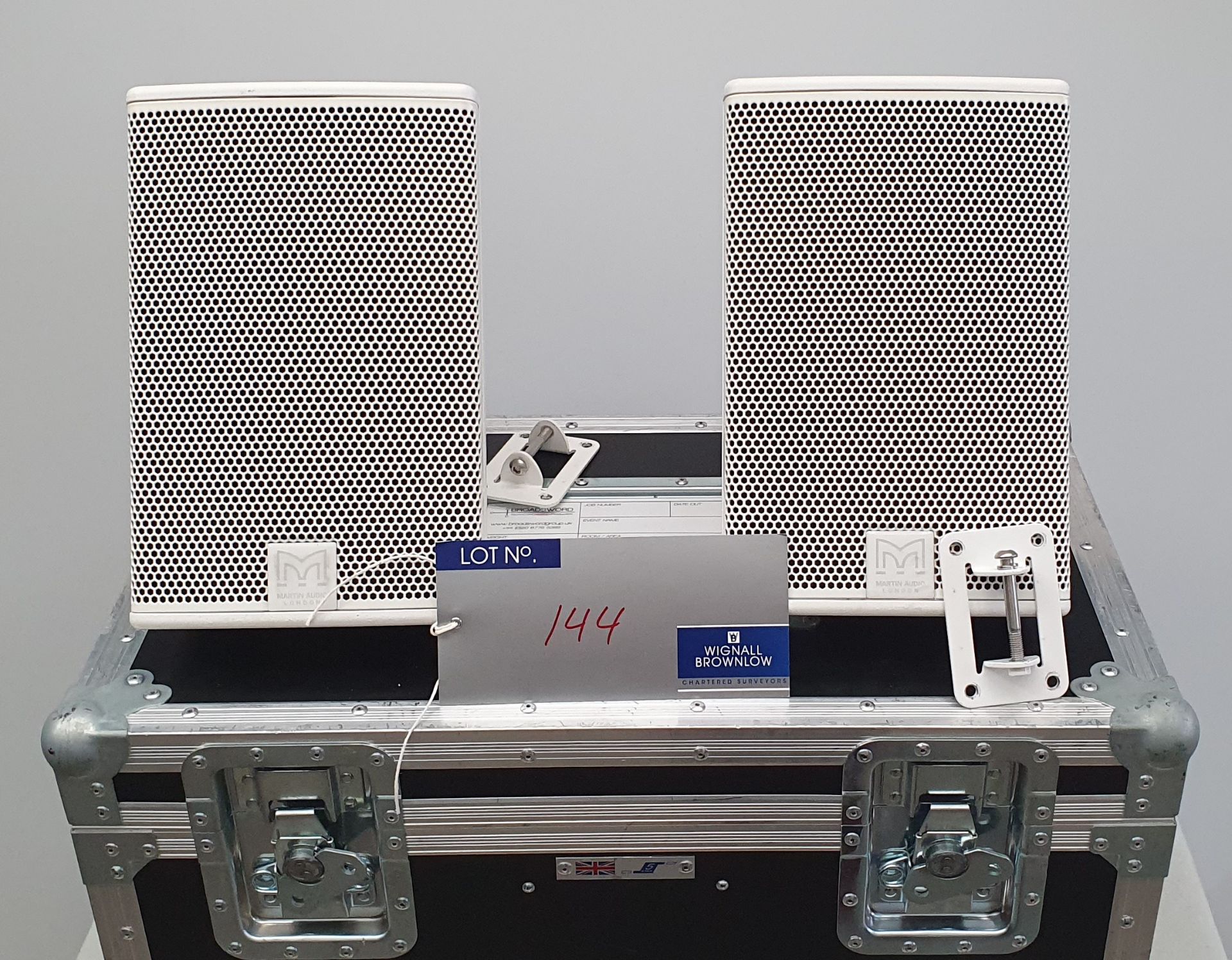 A pair of Martin CDD6 White Loudspeakers with Wall Bracket, 2 Terminal Blocks and 5star flight case,