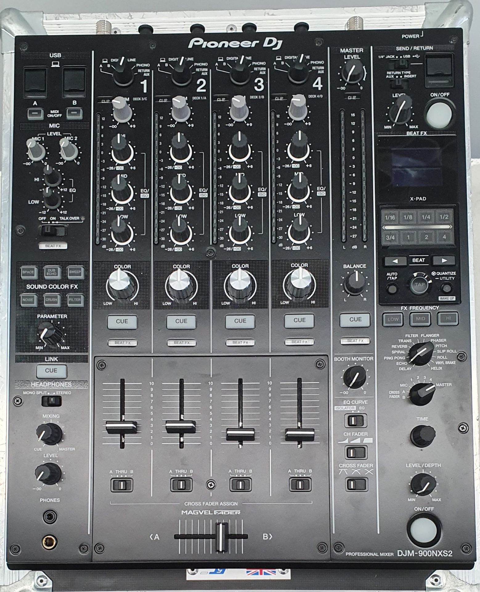 A Pioneer DJM-900NXS2 DJ Mixer No.QFMP014212EH with 5star flight case, 410mm x 540mm x 170mm (as - Image 2 of 3