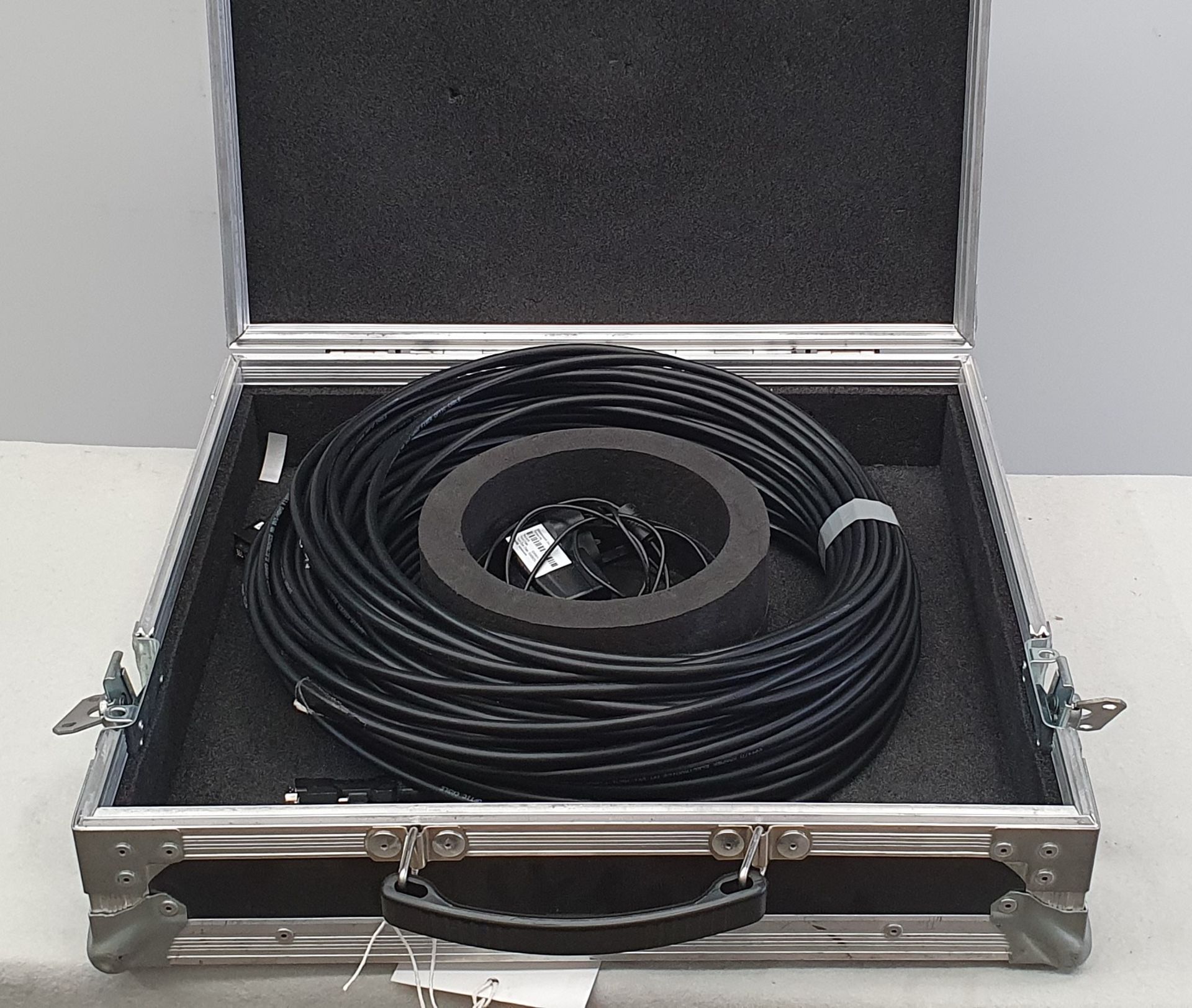 50m Kramer DVI Fibre Cable with PSU and slim 5star flight case, 440mm x 490mm x 150mm. - Image 2 of 3