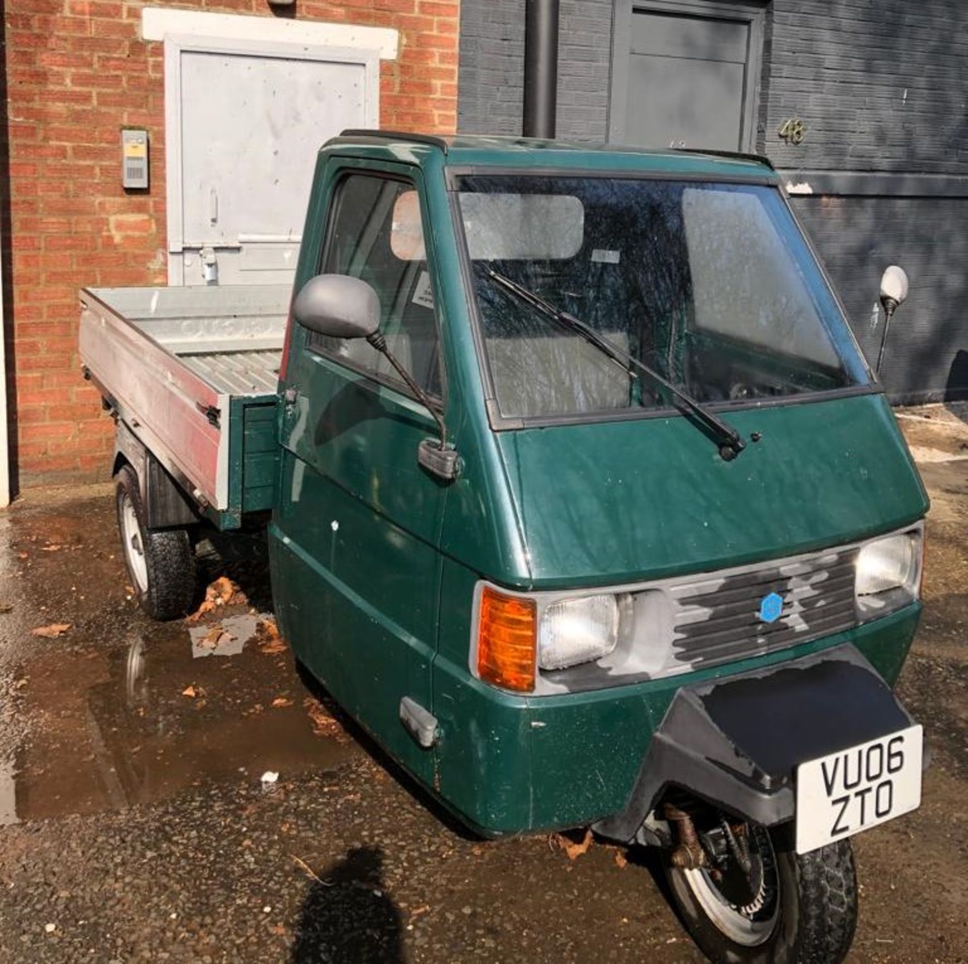 A Piaggio Ape TM 3 wheel Dropside Truck Reg. No.VU06ZTO, first registered 6/7/2006, indicated 34, - Image 3 of 11