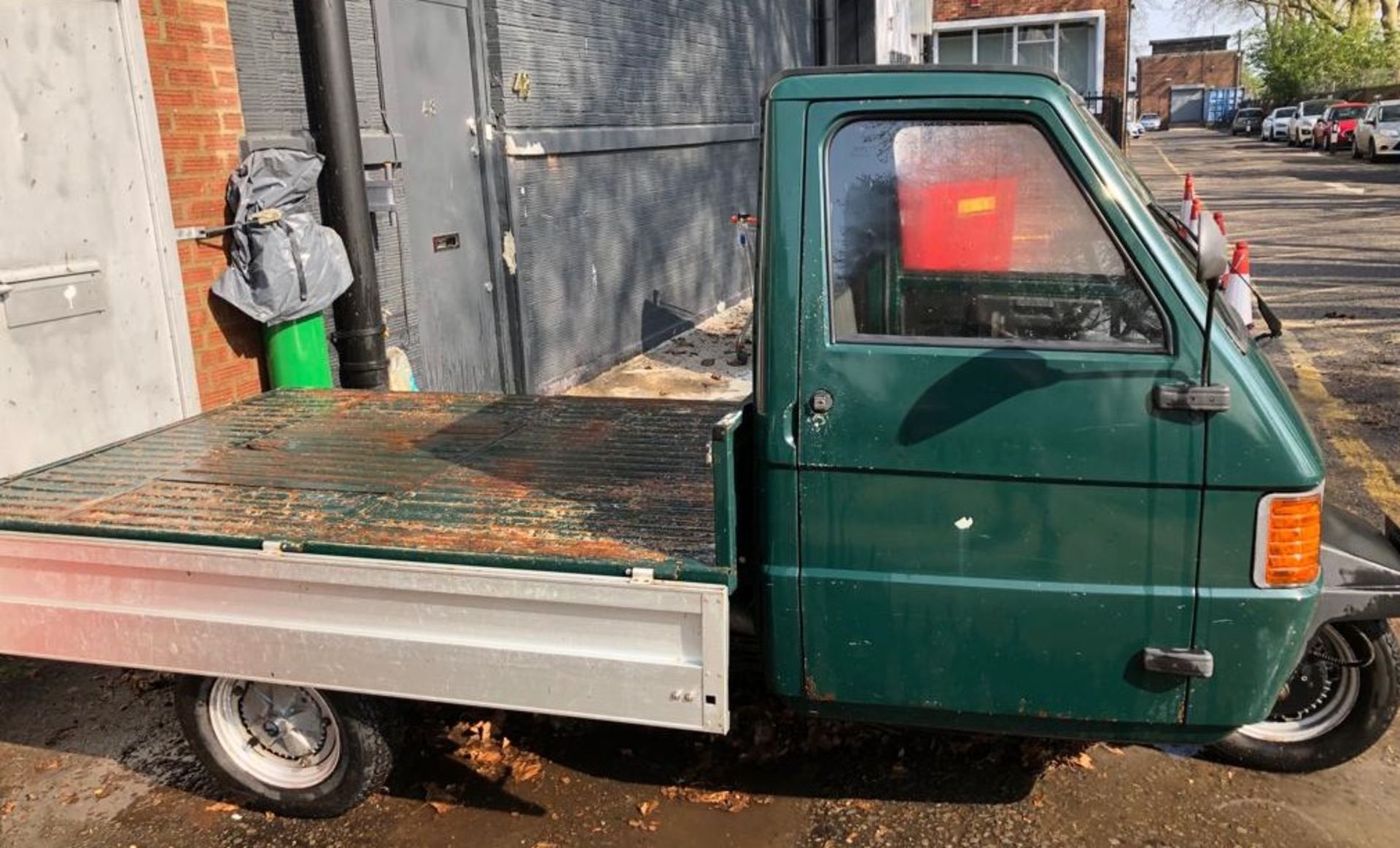 A Piaggio Ape TM 3 wheel Dropside Truck Reg. No.VU06ZTO, first registered 6/7/2006, indicated 34, - Image 5 of 11