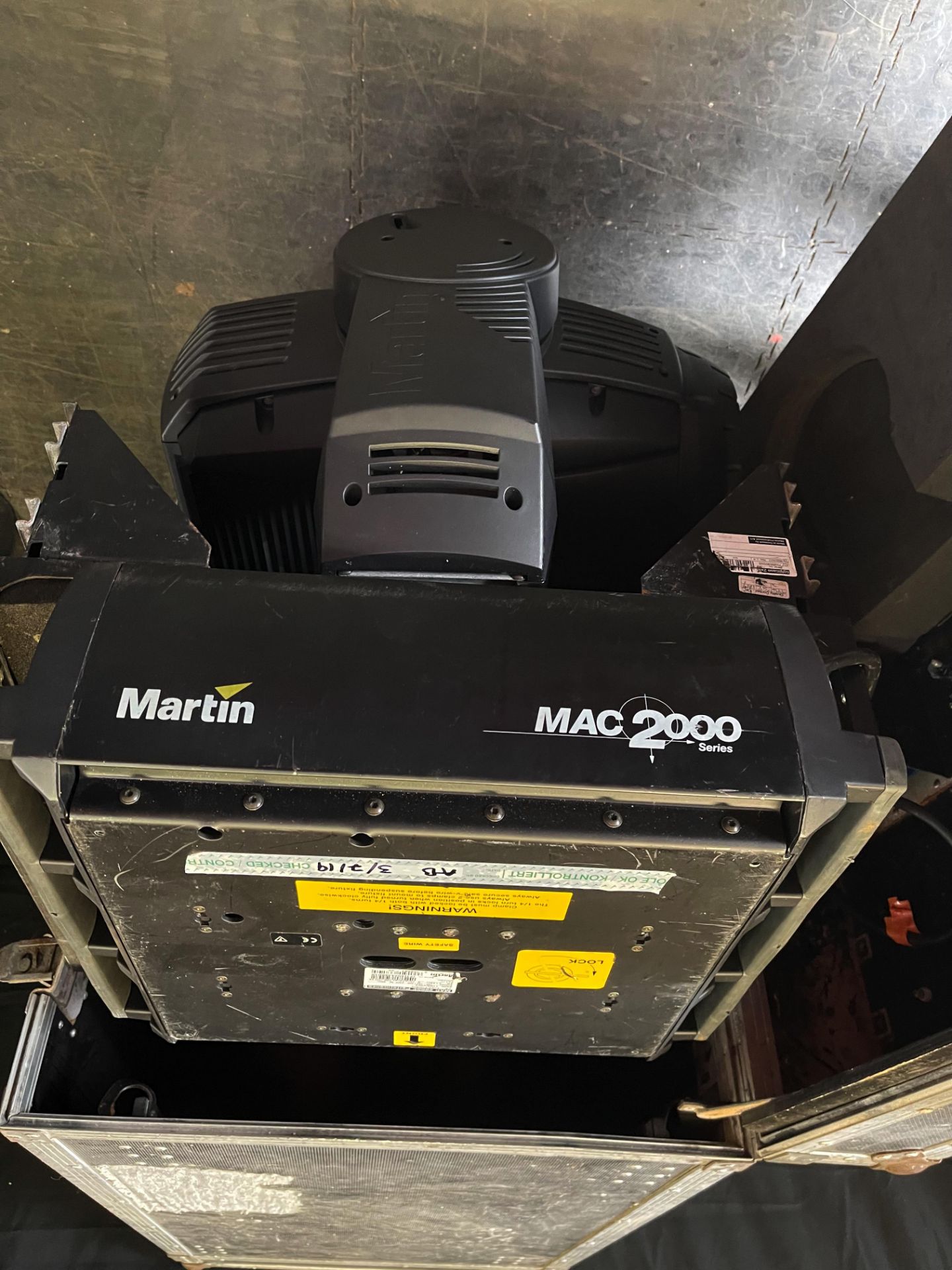 A Pair of Martin Mac 2000 Performance Moving Head Lights, working, not tested, not recently used - Image 2 of 3