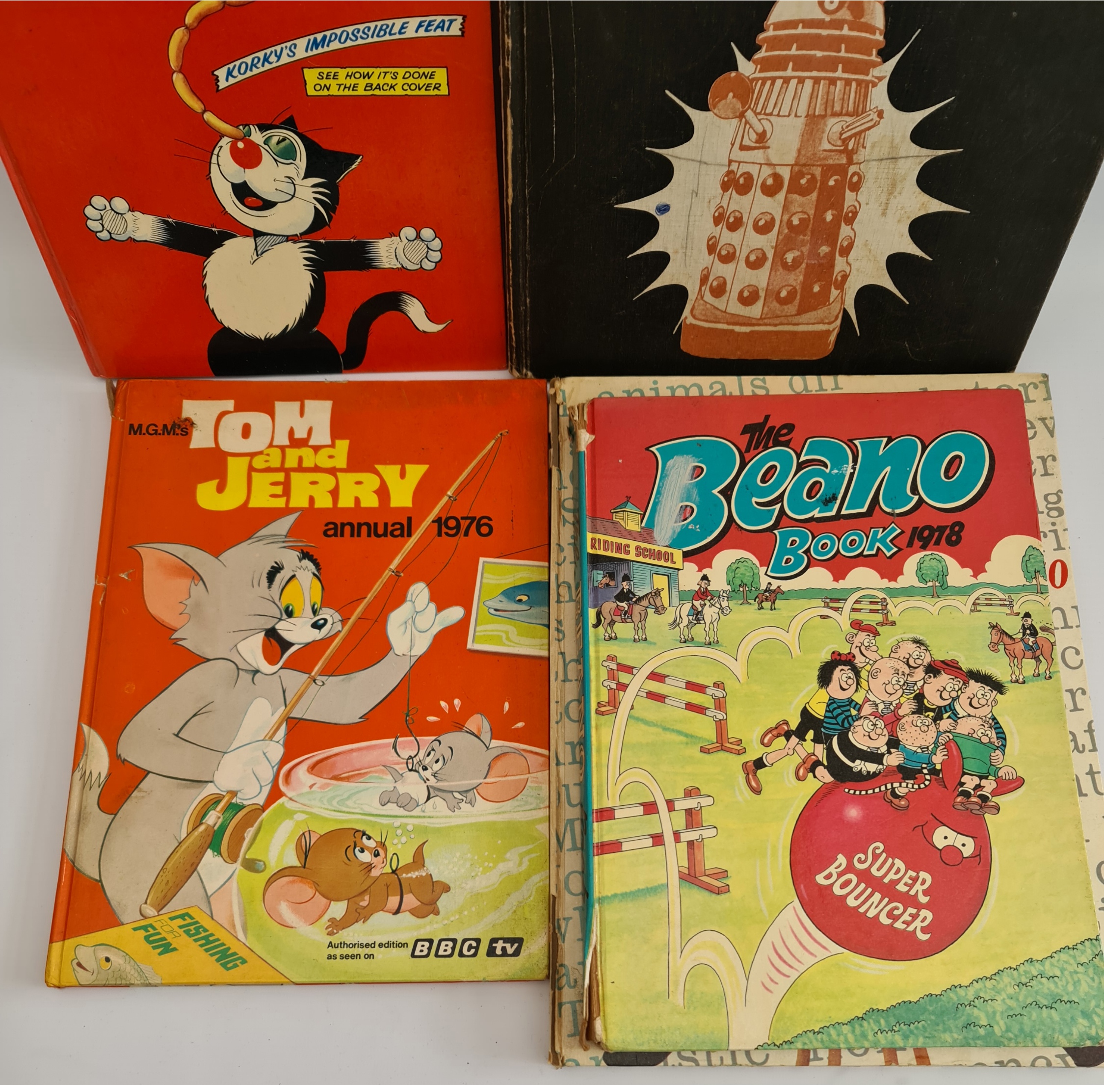 Vintage 8 x Comic Annuals Includes Beano Dr Who & The Dandy - Image 3 of 3