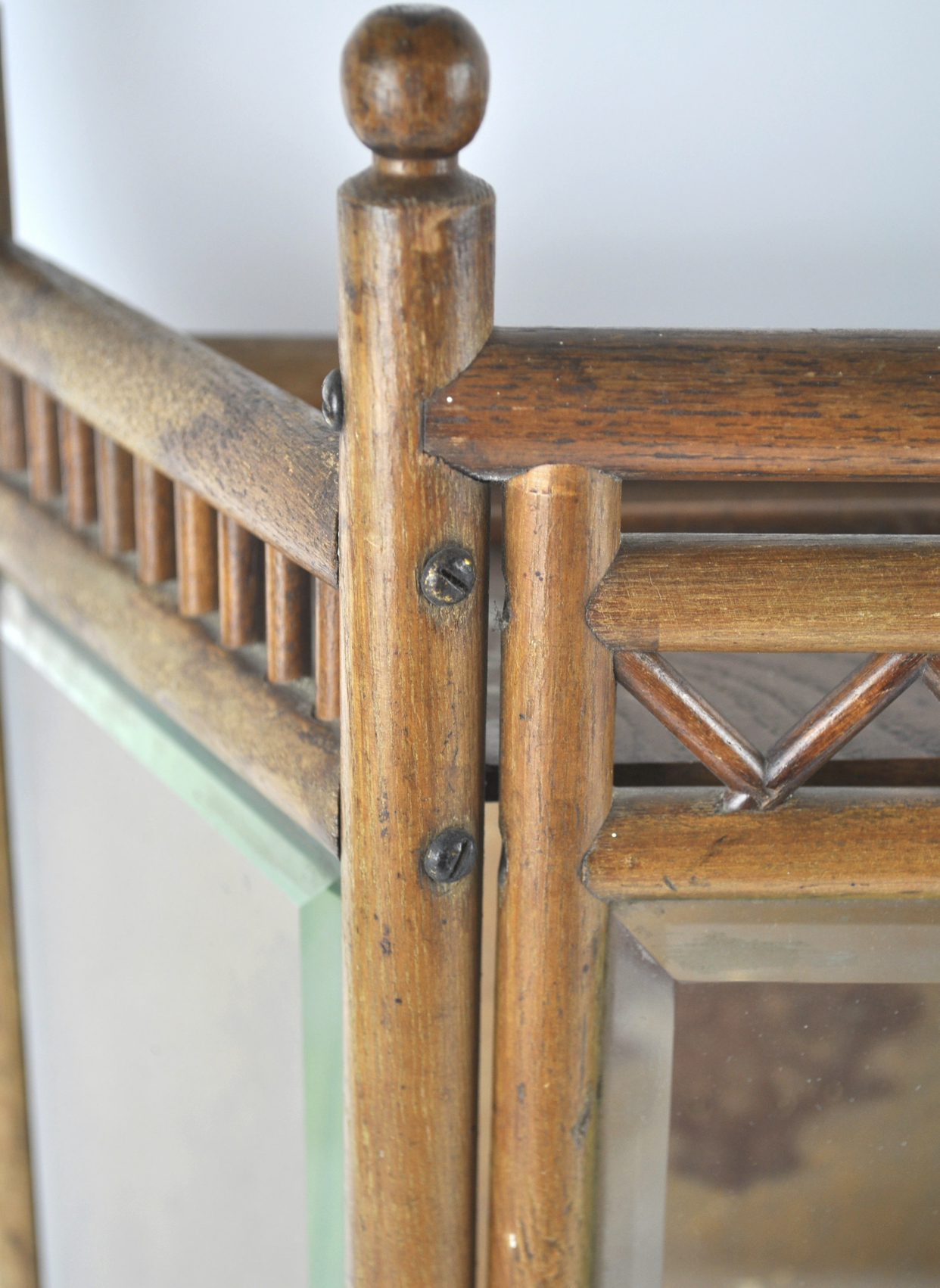 Oak framed hanging display cabinet - Image 3 of 3