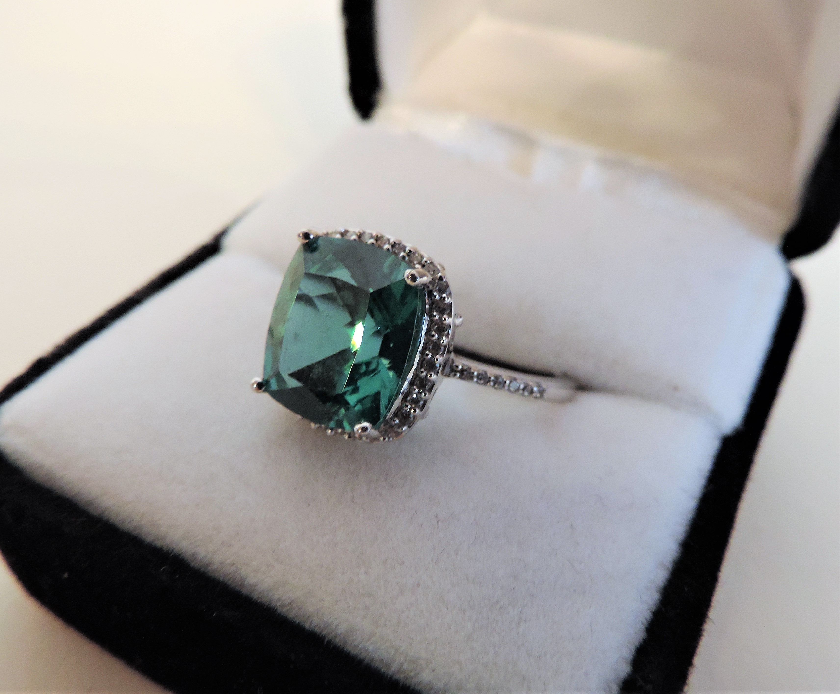 5.2 carat Green Tourmaline Ring in 925 Sterling Silver - Image 3 of 6