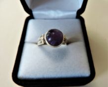 Sterling silver 1.8ct Cabochon Amethyst Ring