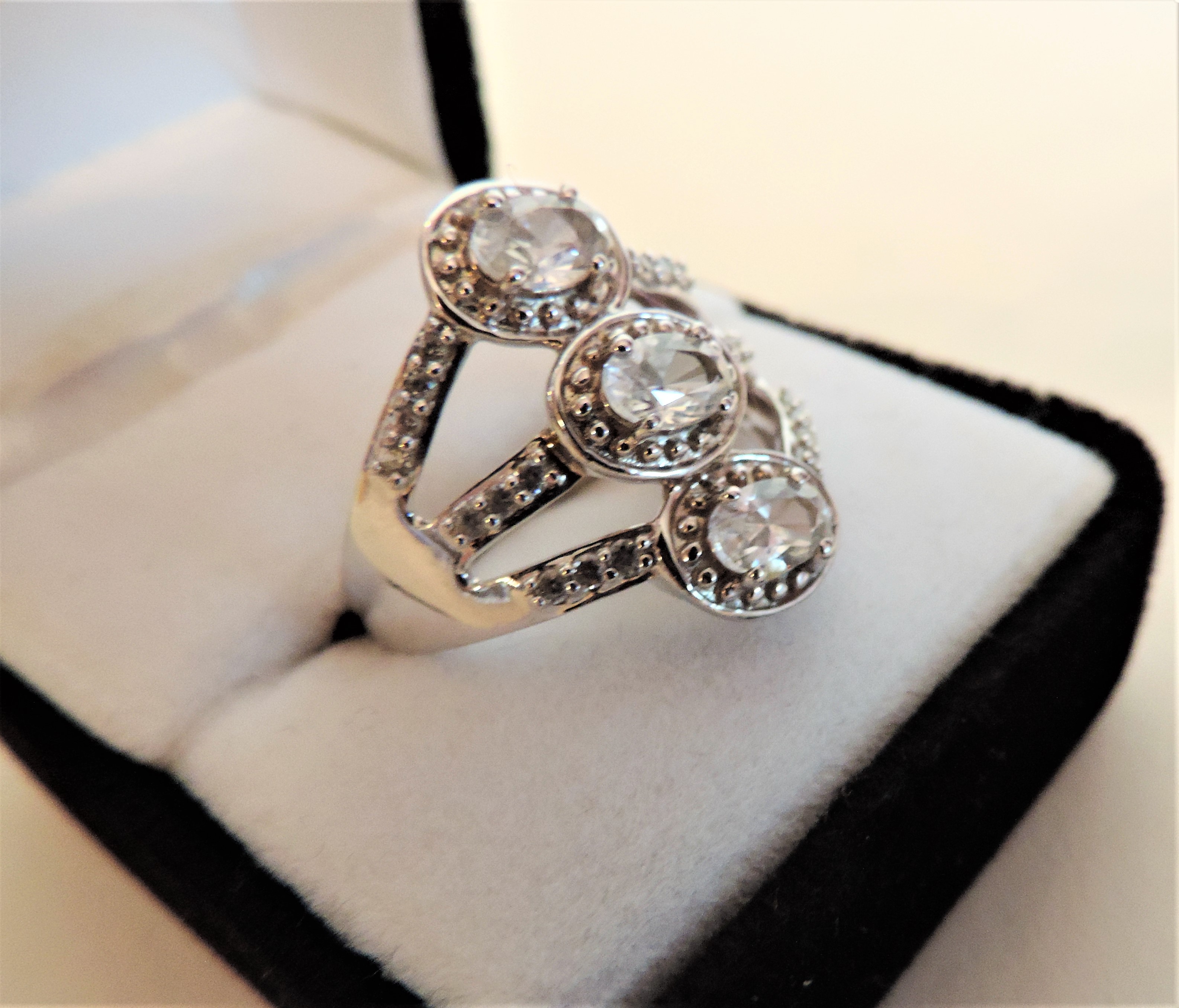 925 Sterling Silver 3.3carat White Topaz Ring - Image 3 of 5