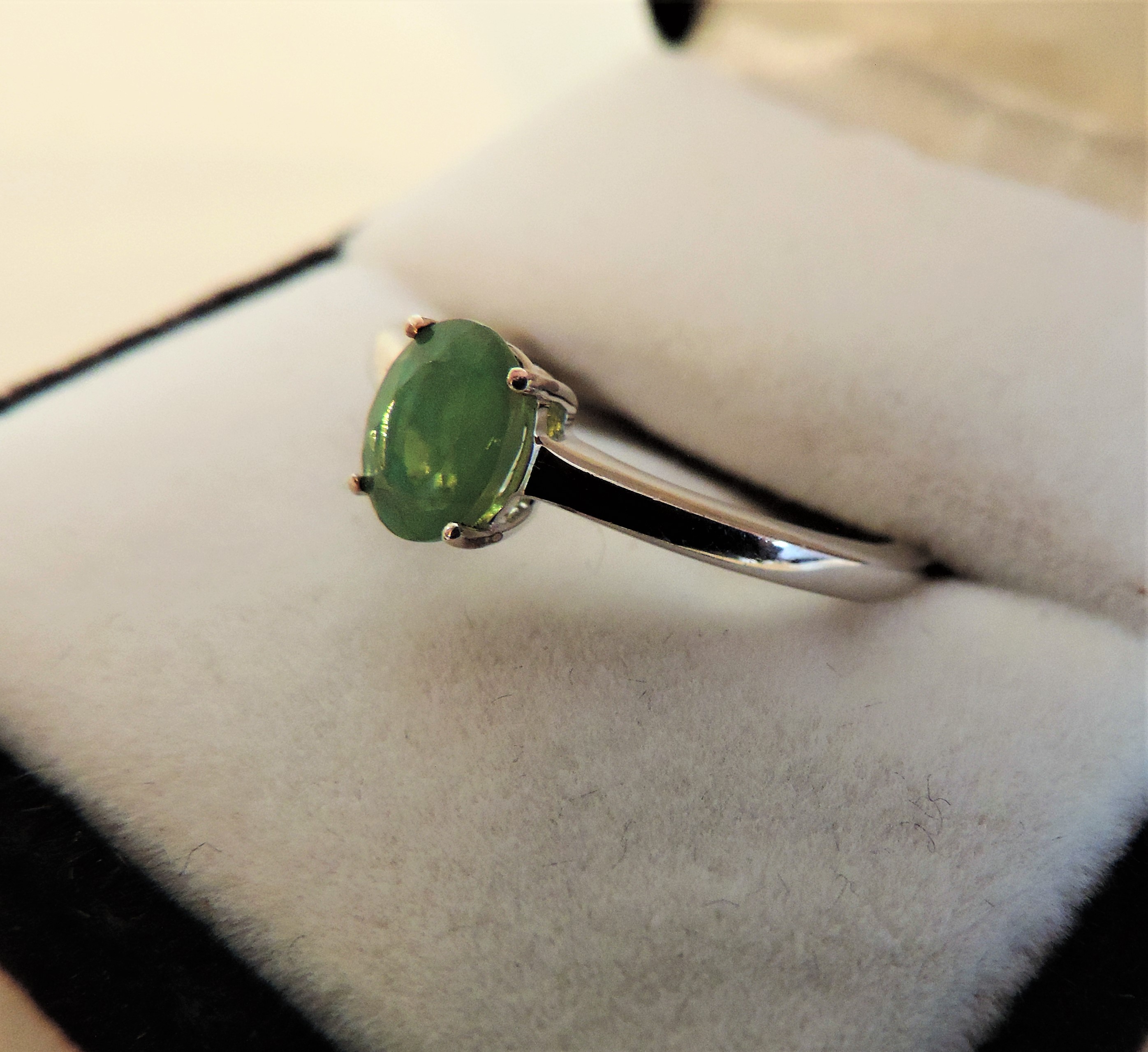 0.85 carat Emerald Ring in Sterling Silver - Image 4 of 4