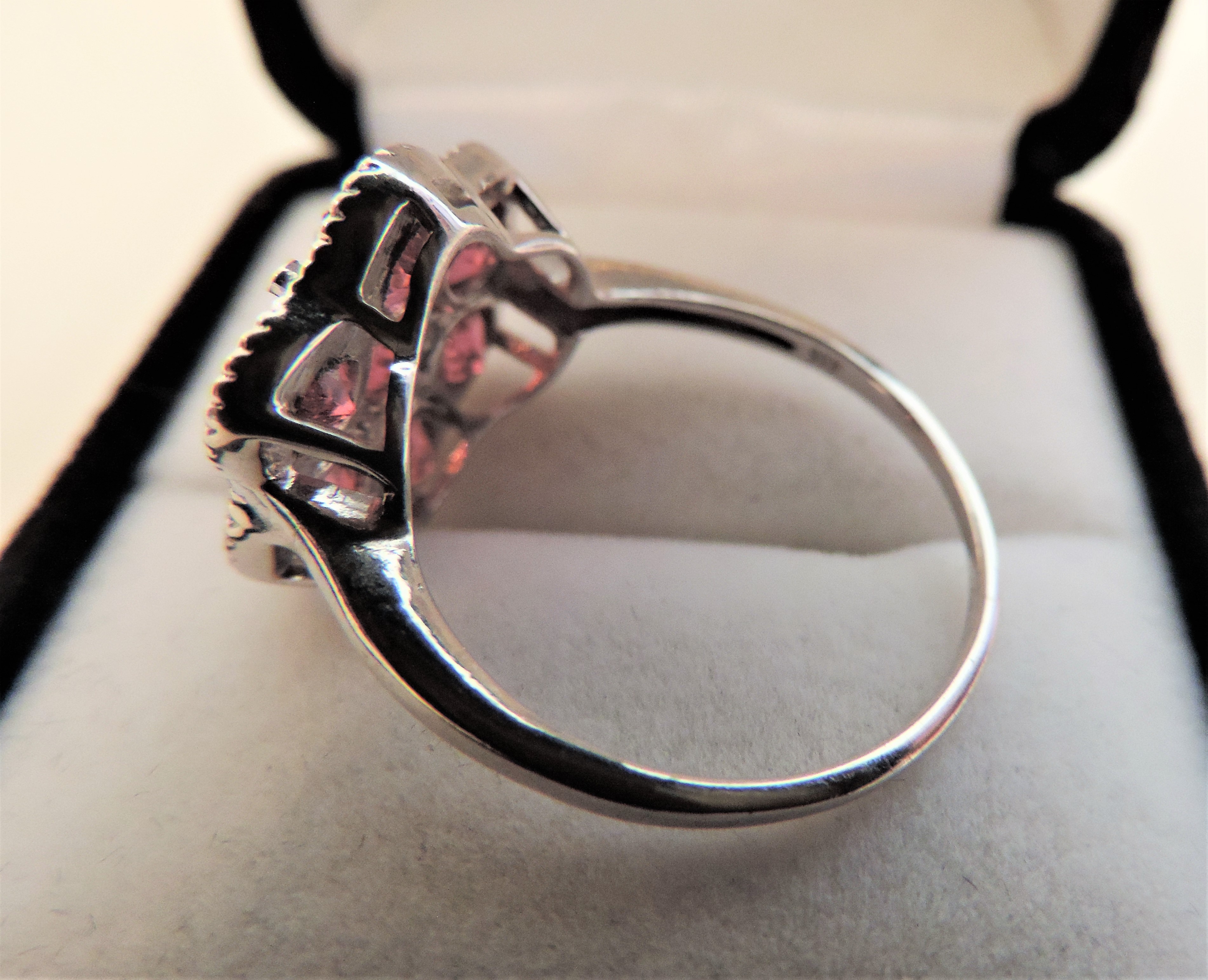 4.55 Carat Pink Sapphire Cluster Ring in Sterling Silver - Image 5 of 5