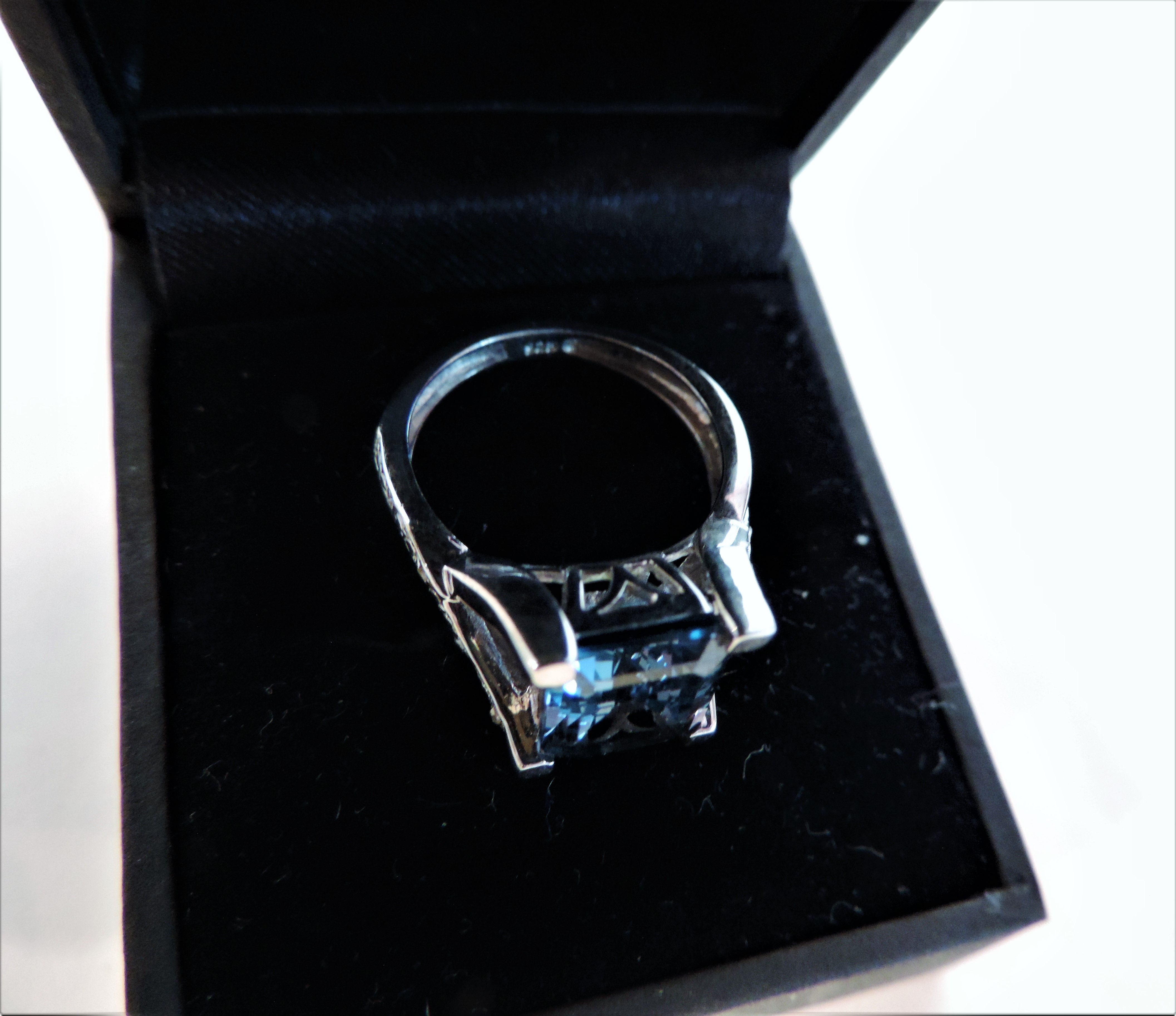 Blue Topaz Emerald Cut Ring 4carat in Sterling Silver - Image 3 of 4
