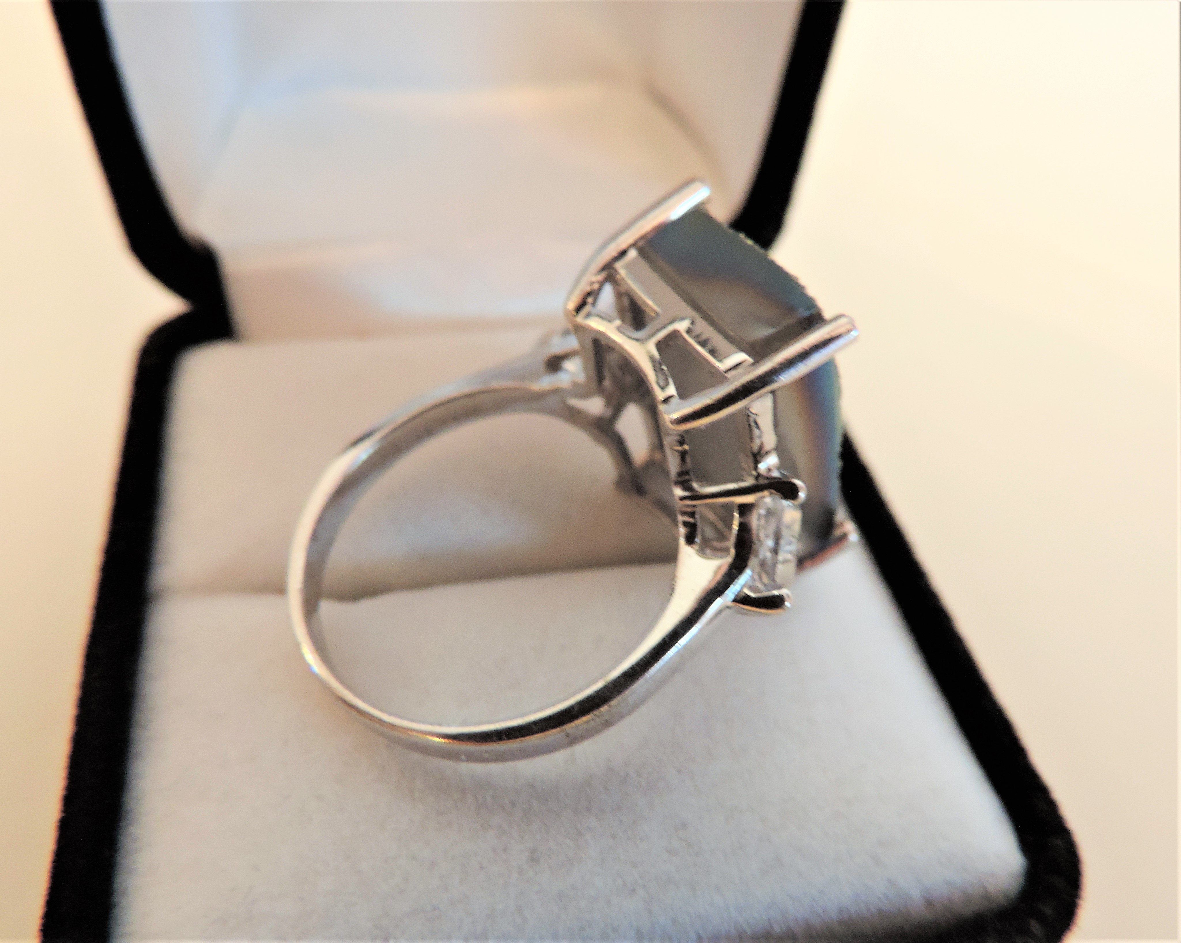 Sterling Silver Raw Quartz Gemstone Ring - Image 5 of 5