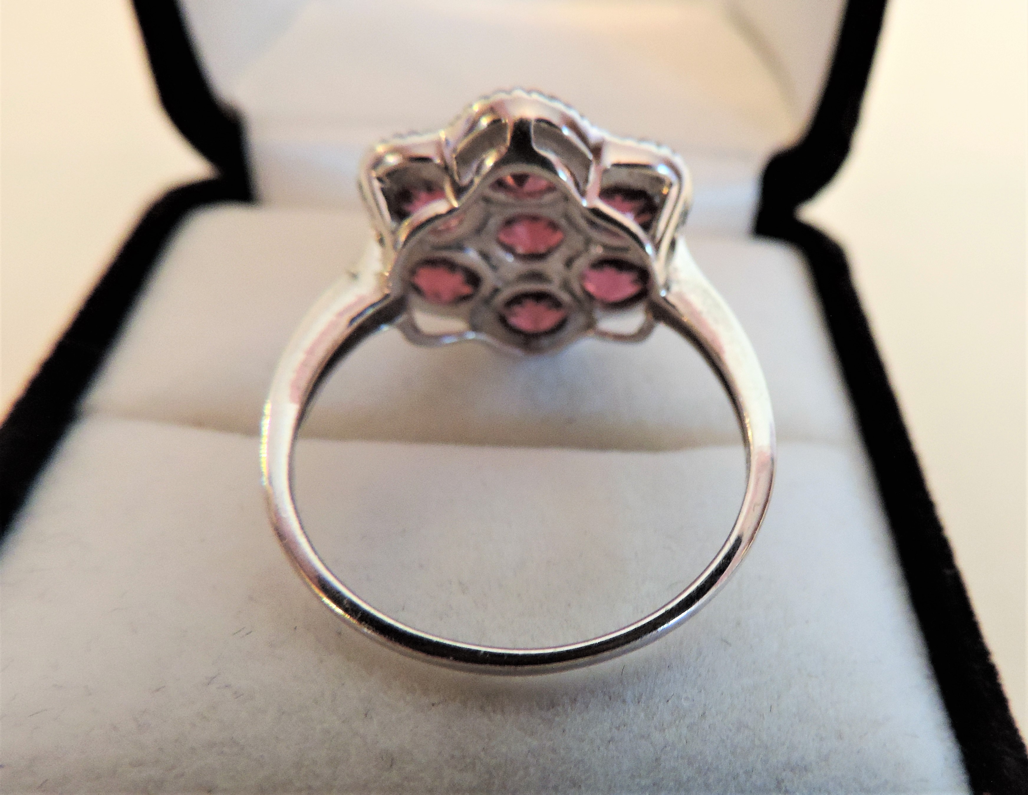 4.55 Carat Pink Sapphire Cluster Ring in Sterling Silver - Image 4 of 5