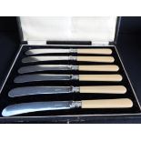 Vintage Boxed Set Silver Plated Butter Knives