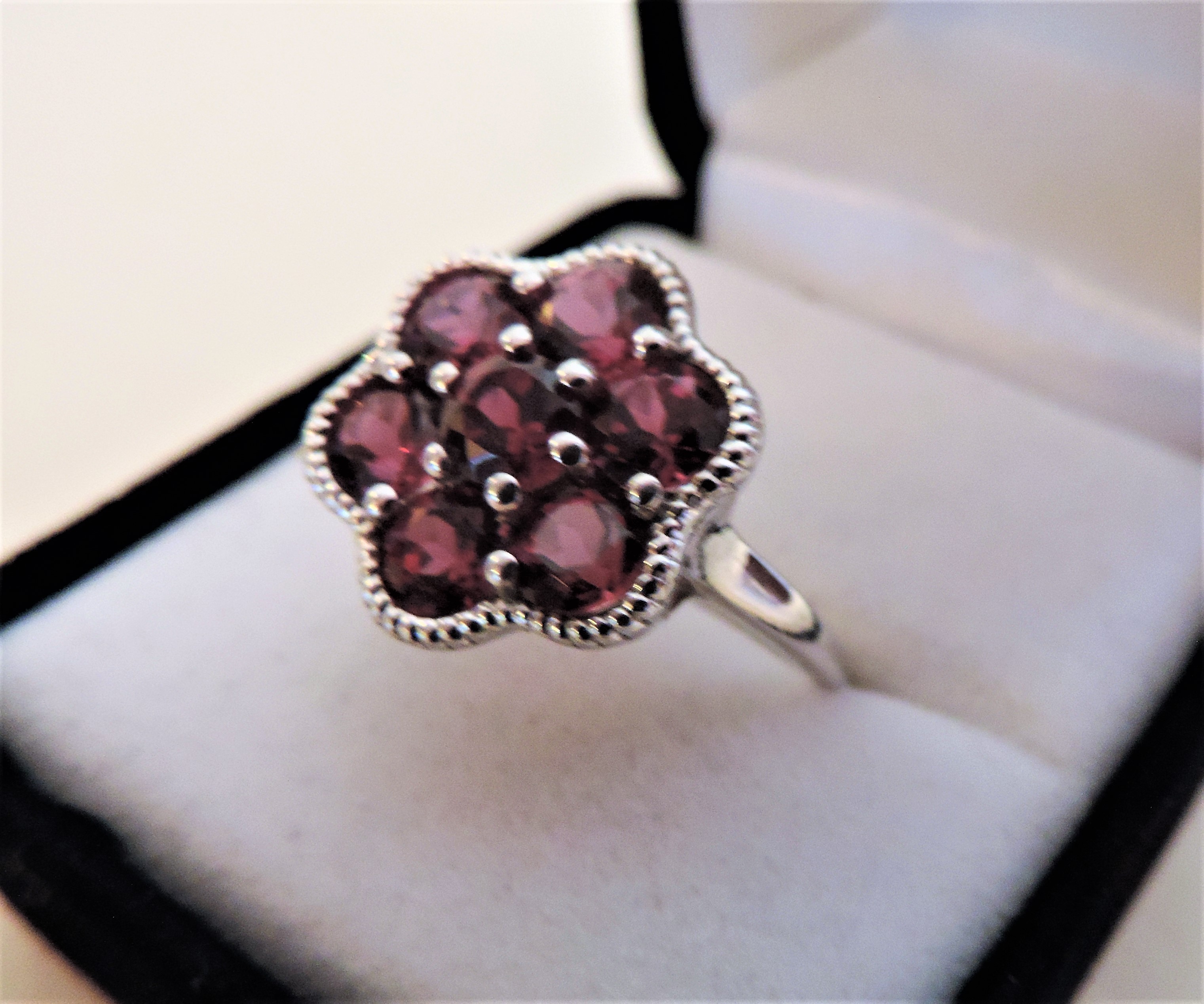 4.55 Carat Pink Sapphire Cluster Ring in Sterling Silver - Image 2 of 5