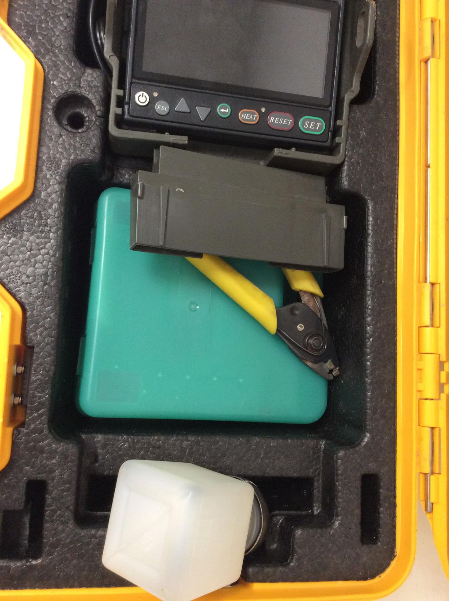 Fujikura 12s sm mm fixed v-groove fiber fusion splicer w/ ct-06 cleaver fsm-12s - Image 3 of 4