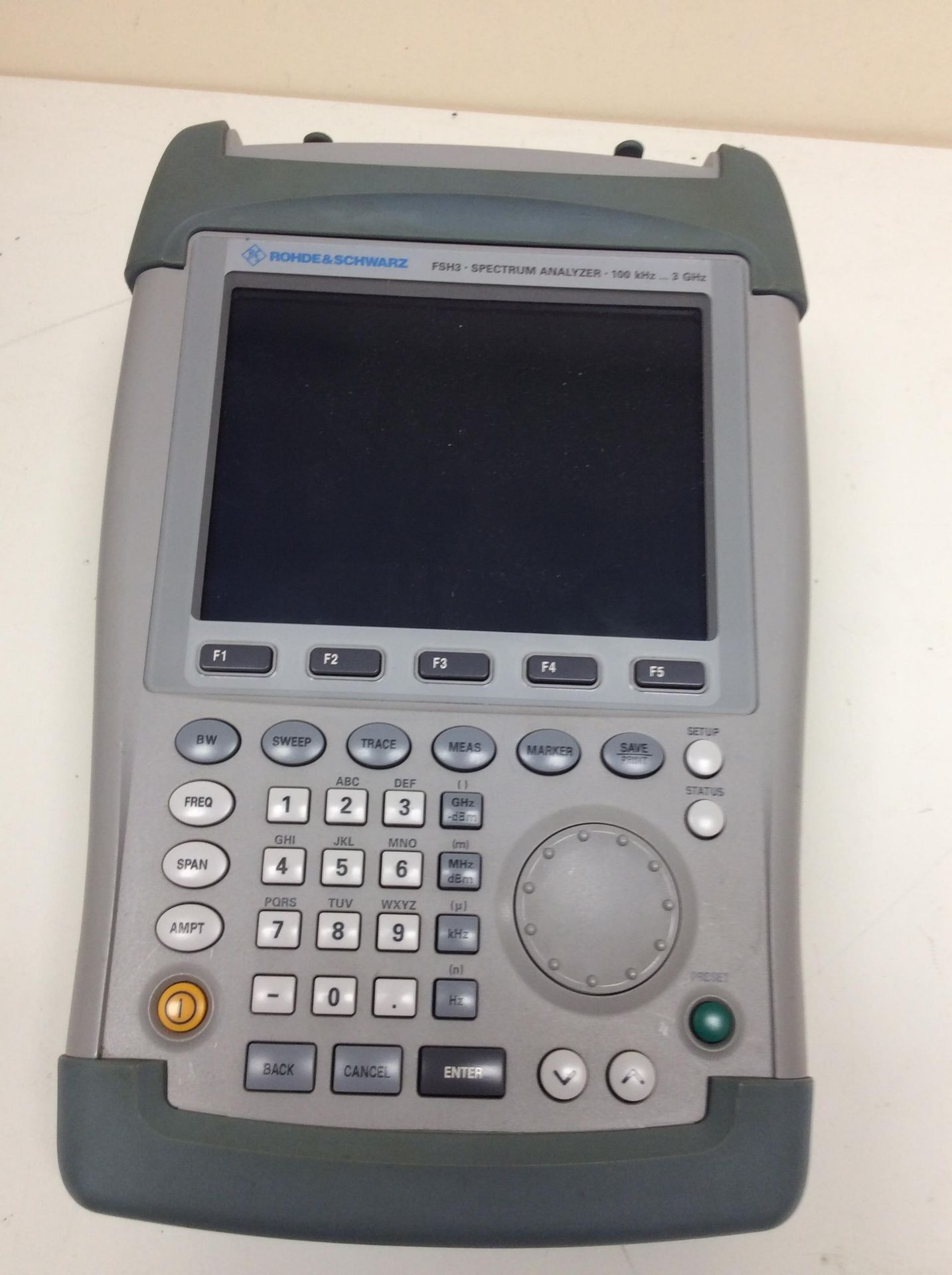 Rohde and schwarze spectrum analyzer 100khz 3ghz