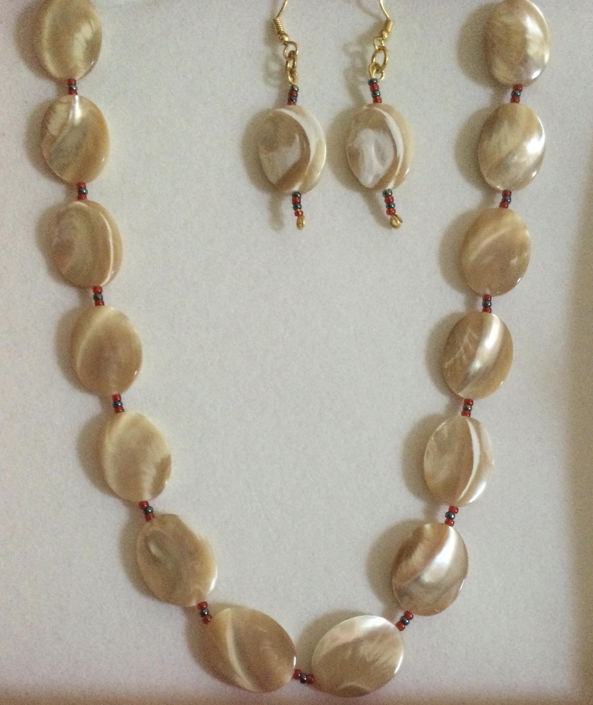 Shell Pearl Necklace with Matching Earrings - Image 3 of 4