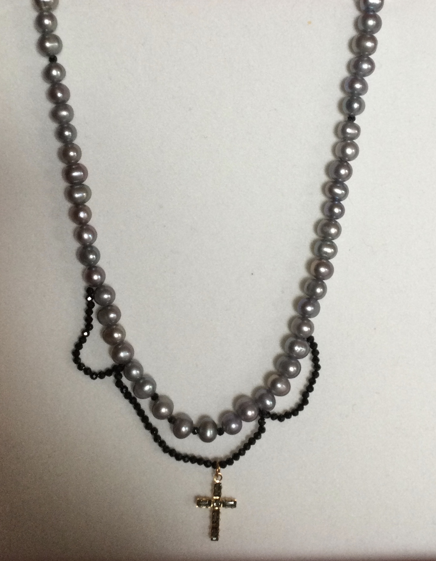 Silver freshwater pearls and black spinel necklace - Image 4 of 4