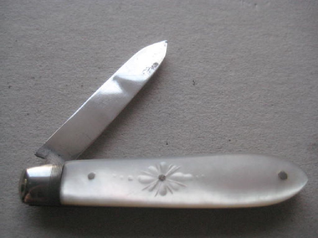Edwardian Mother of Pearl Hafted Silver Bladed Folding Fruit Knife - Image 2 of 8