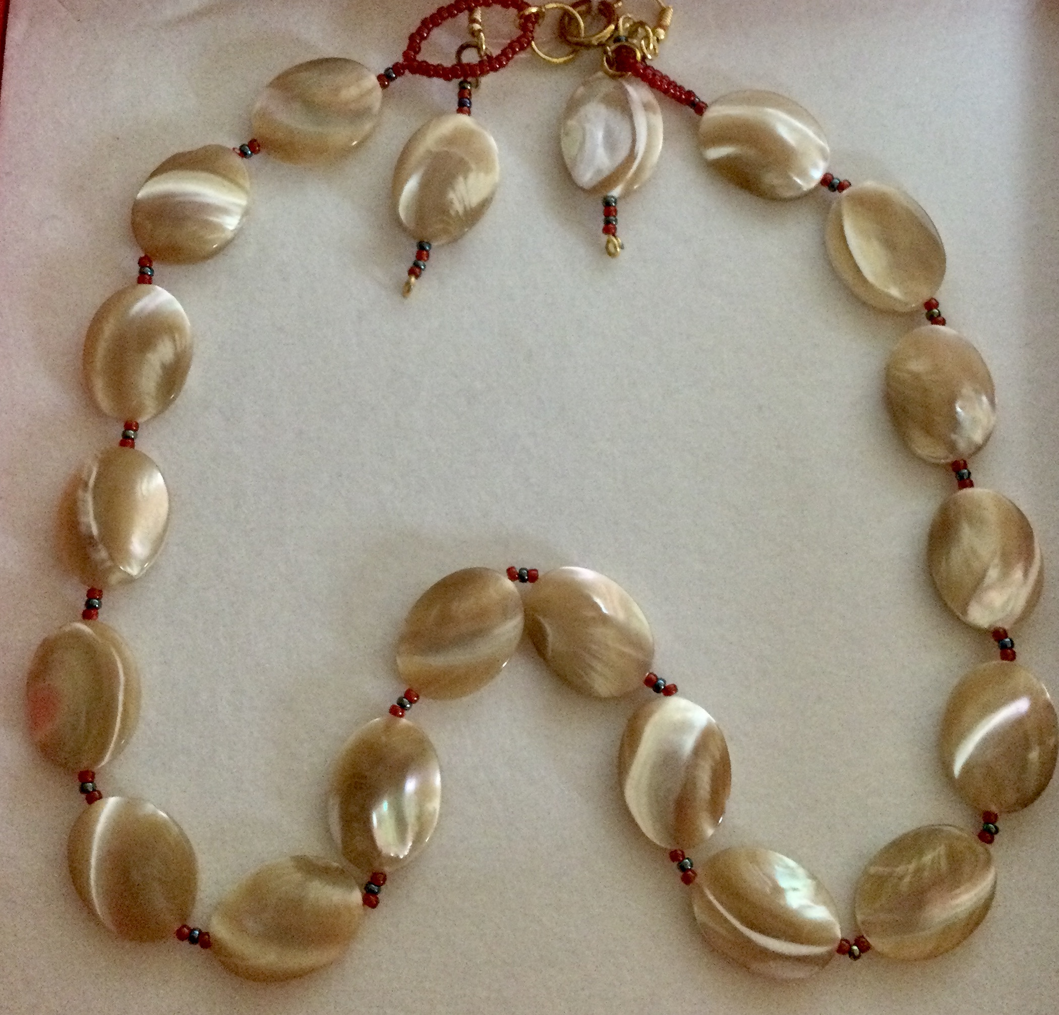 Shell Pearl Necklace with Matching Earrings - Image 2 of 4