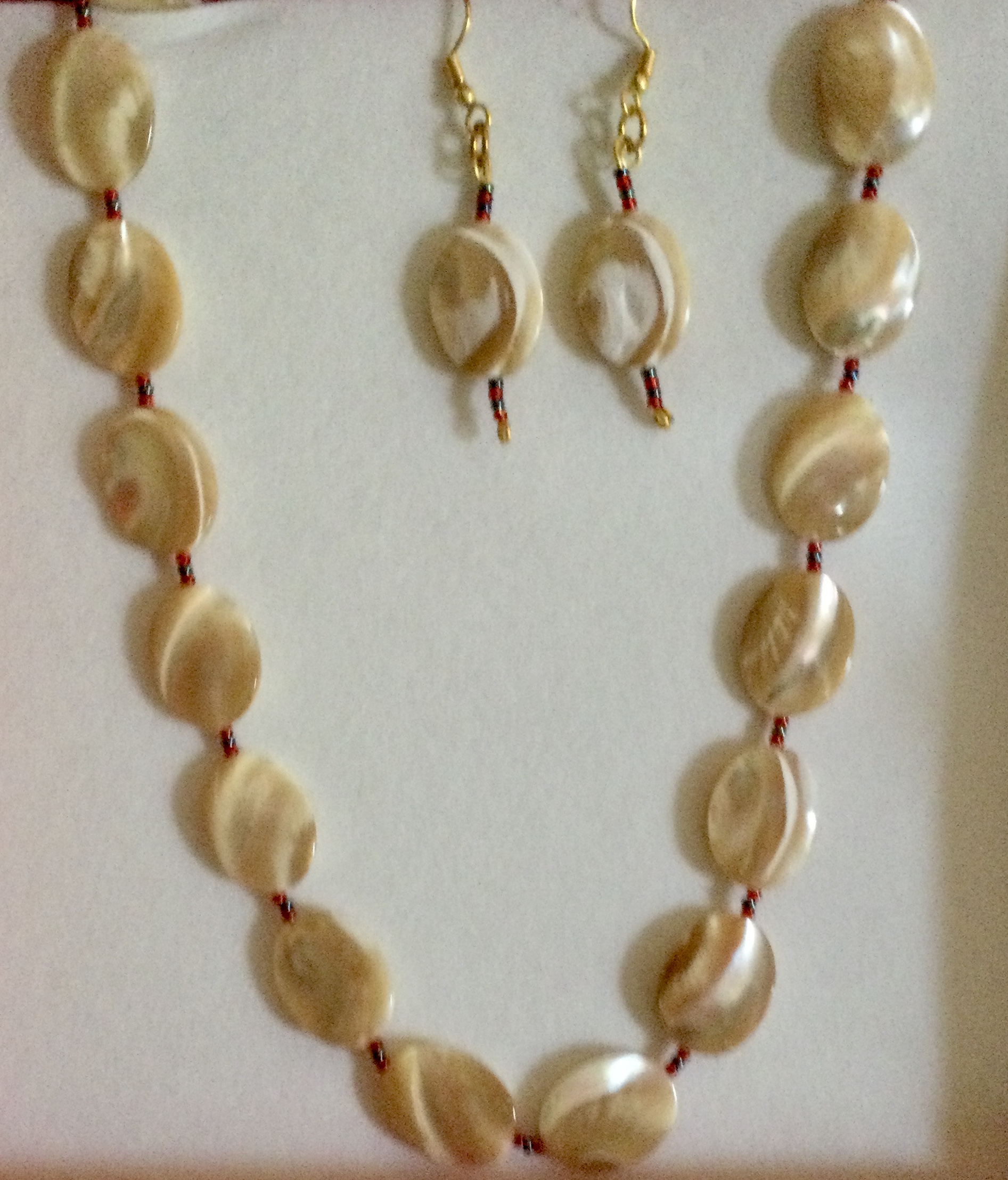 Shell Pearl Necklace with Matching Earrings - Image 4 of 4