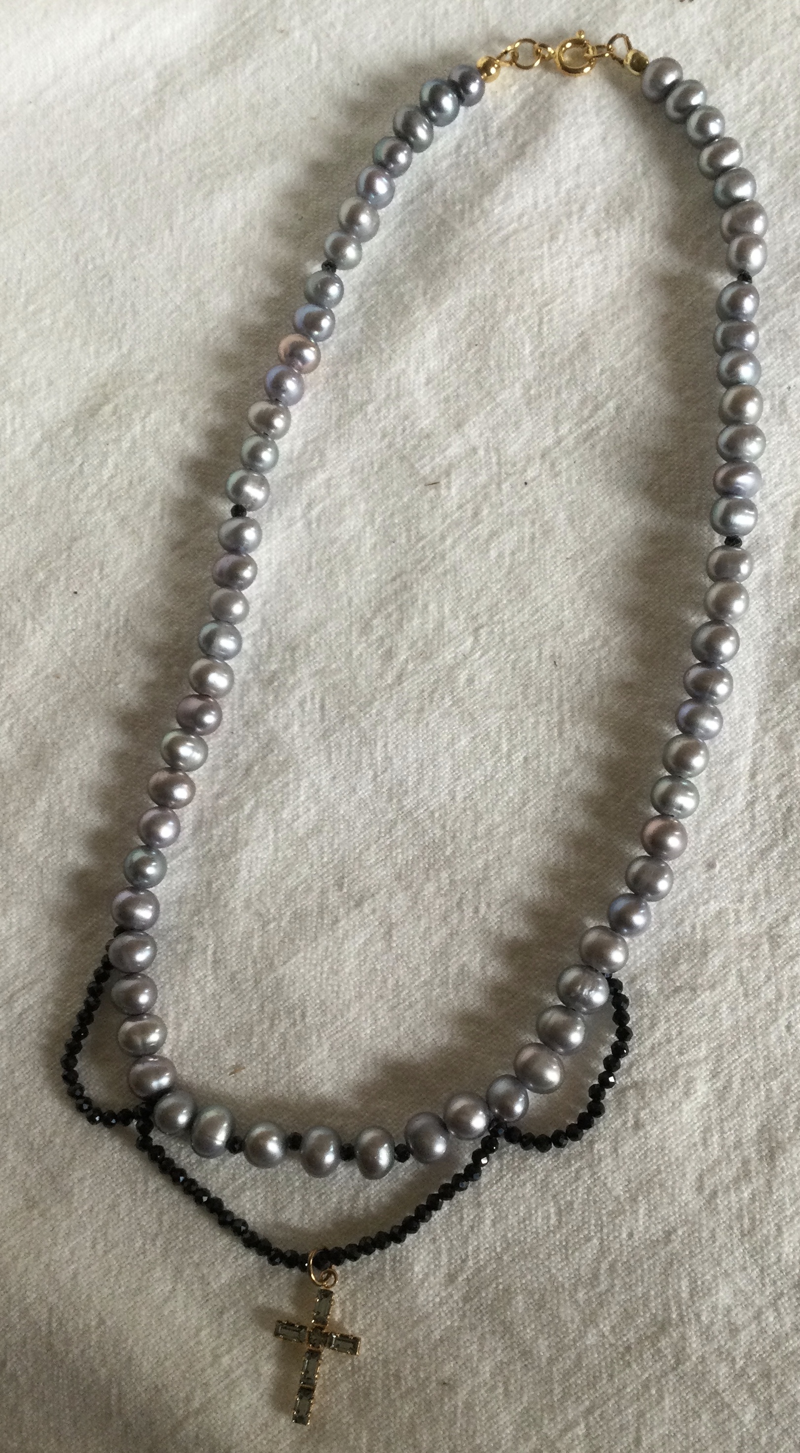 Silver freshwater pearls and black spinel necklace - Image 2 of 4