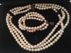 Collectable House of MB Freshwater Pearl Set
