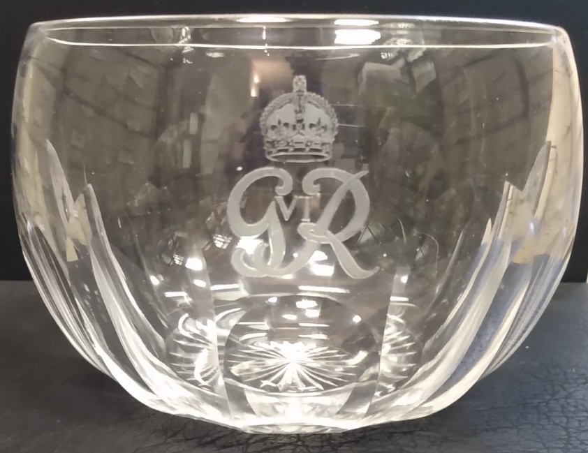 Royalty Peanut / Bombay Mix Glass Bowl G Vi R King George Vi With Crown Etching - Image 2 of 5