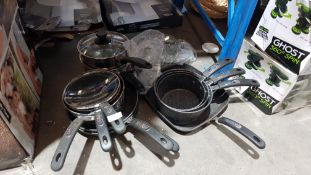 Approx 15 Items Ð Mixed Used Pans To Include Scoville & Extra Saucepan Lids