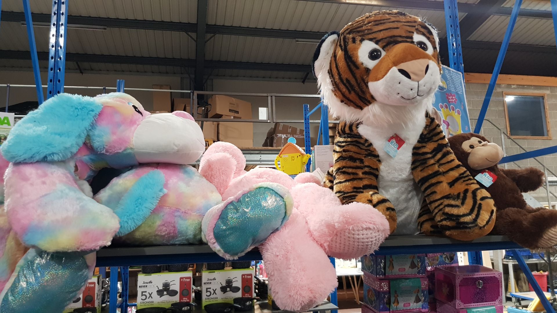 5 X Mixed Plush Soft Toys To Include Giant Tiger, 2 X Giant Dog & 1 X Large Hippo