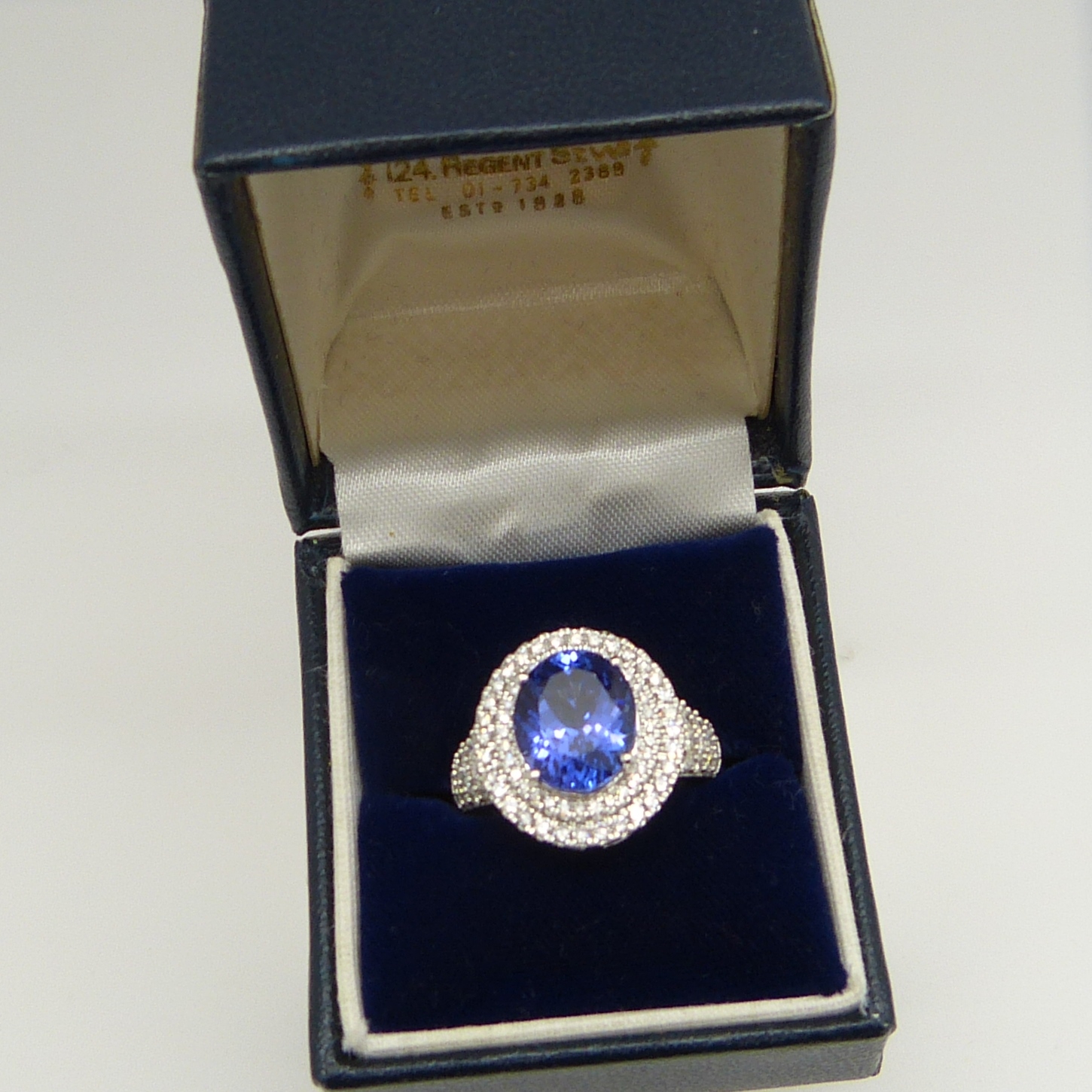 Stunning, excellent quality AAA tanzanite and diamond cluster ring in 18ct white gold, boxed. - Image 5 of 5