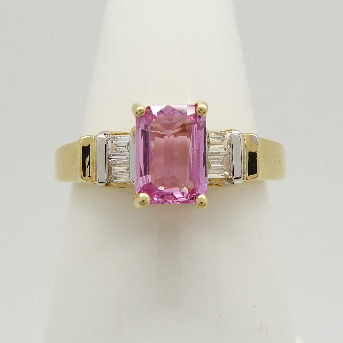 18ct yellow gold 1.00 carat pink sapphire and baguette diamond ring. - Image 2 of 6