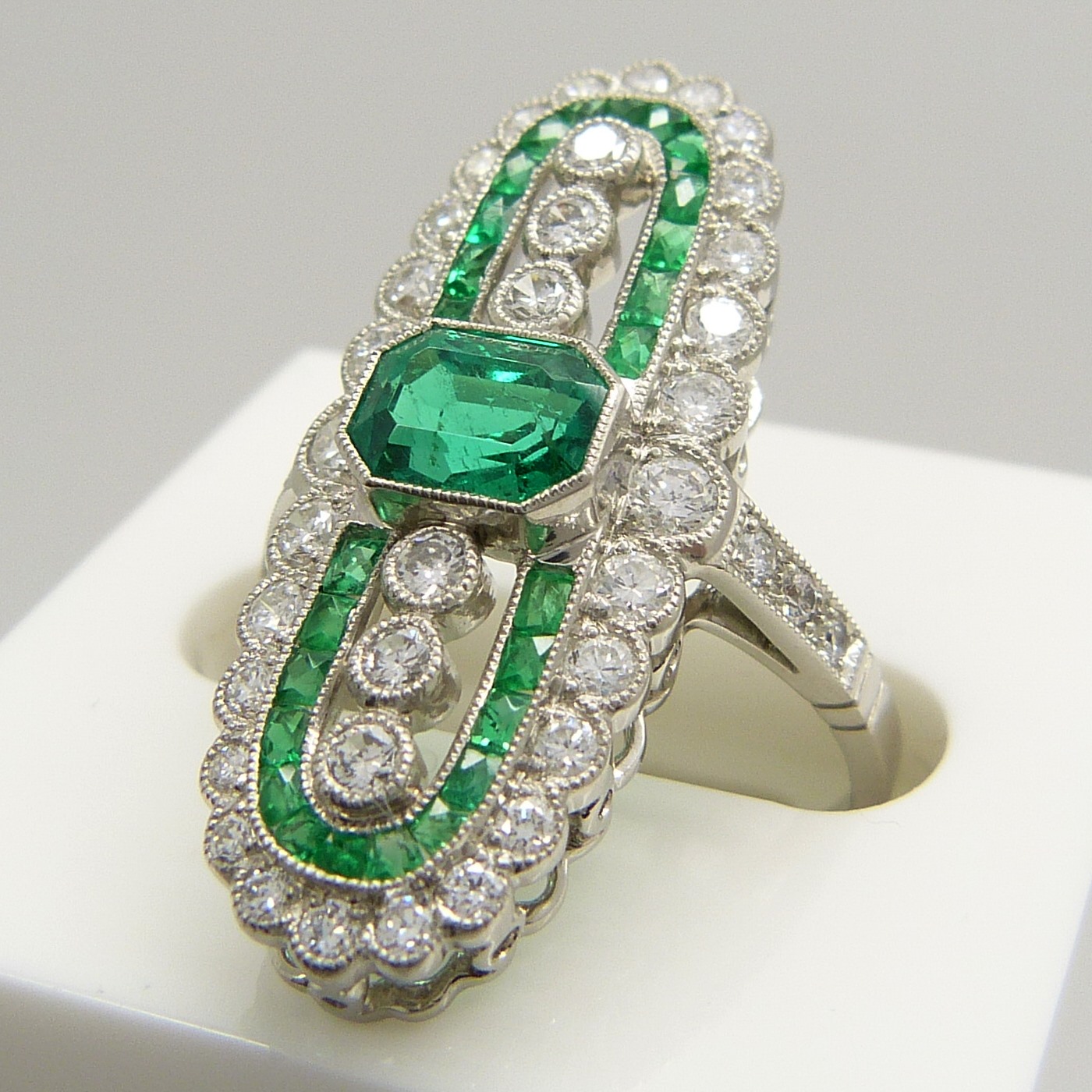 Platinum emerald and diamond dress / cocktail ring. - Image 3 of 5