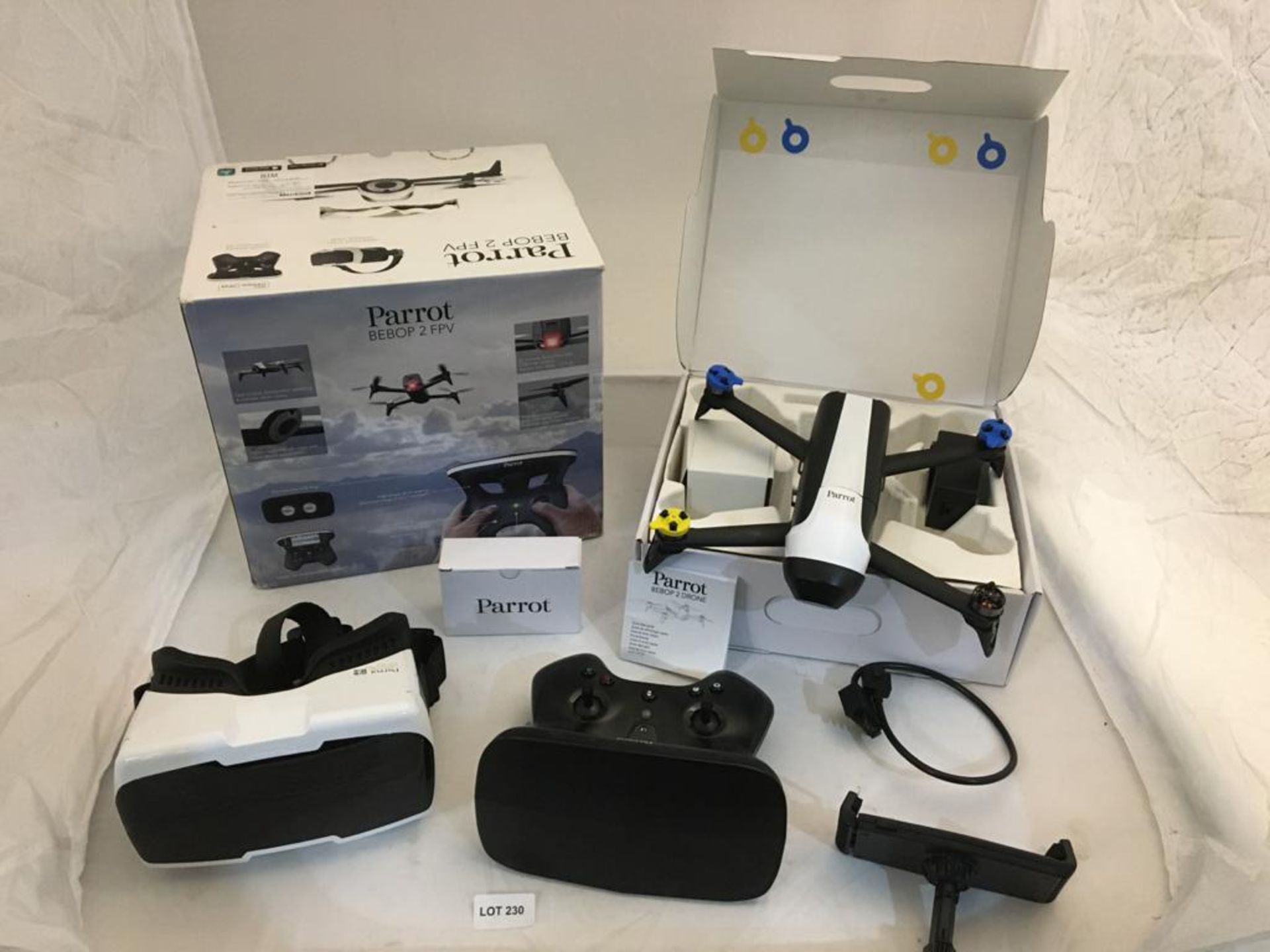 1 x PARROT BEBOP 2 FPV drone with virtual headset