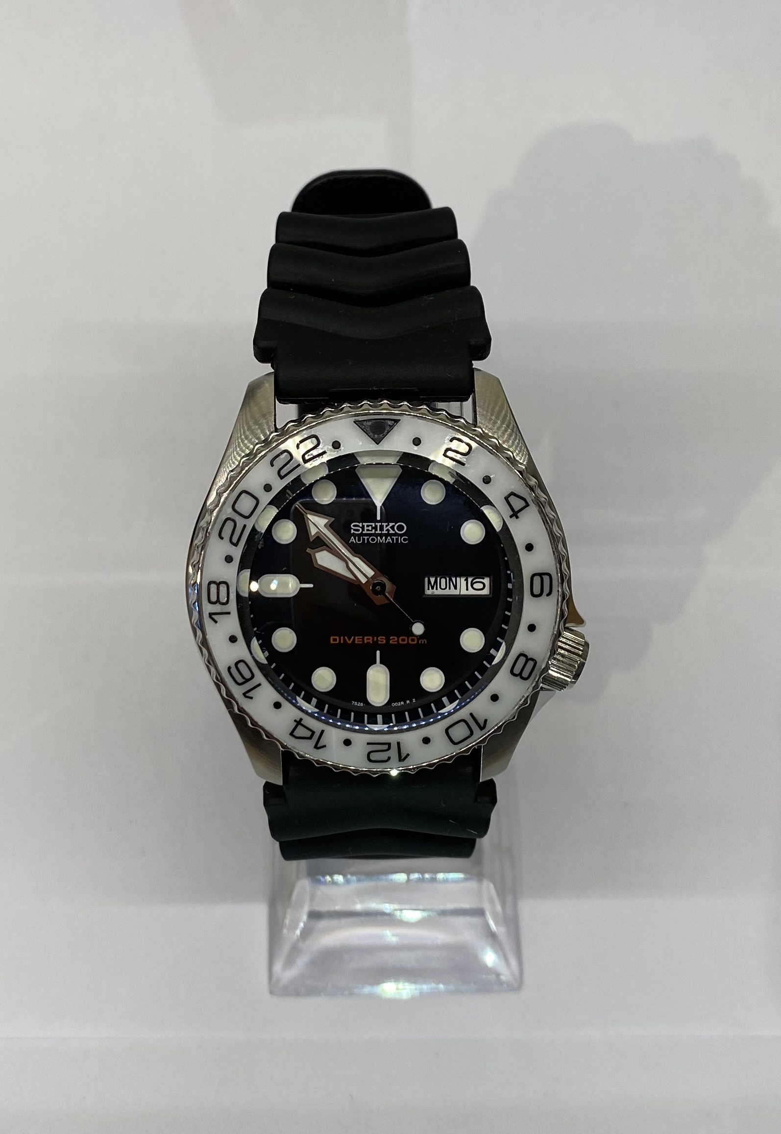 NEW Seiko SKX009 Automatic (Ltd ÒGHOSTÓ Edition) 12 Month Guarantee - Image 2 of 11