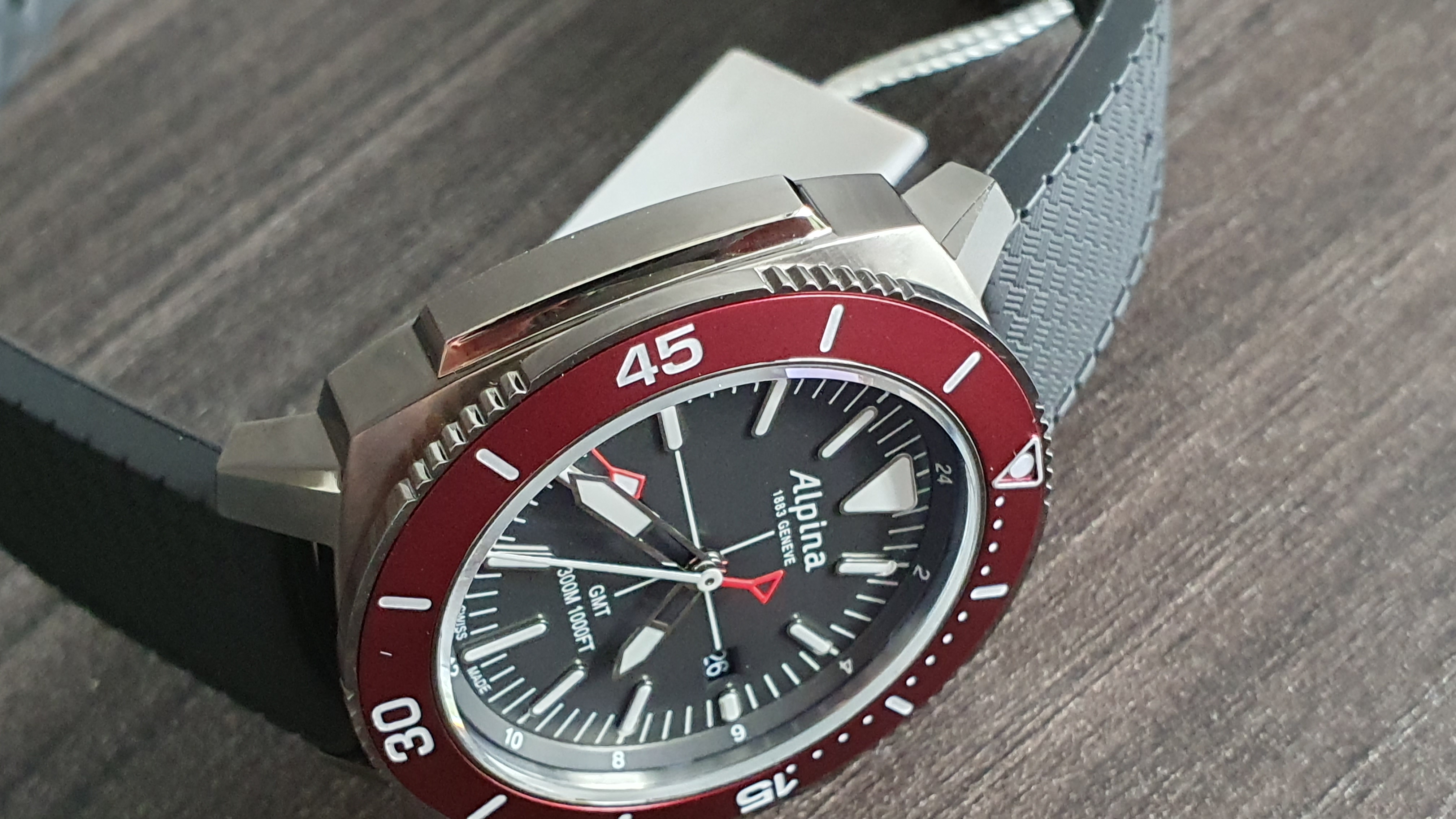 Alpina - Seastrong Diver 300 GMT Red - Image 4 of 8