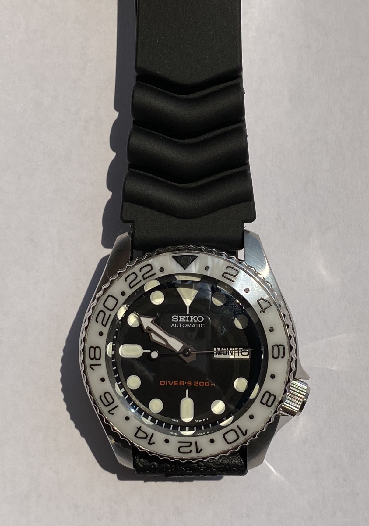 NEW Seiko SKX009 Automatic (Ltd ÒGHOSTÓ Edition) 12 Month Guarantee - Image 4 of 11