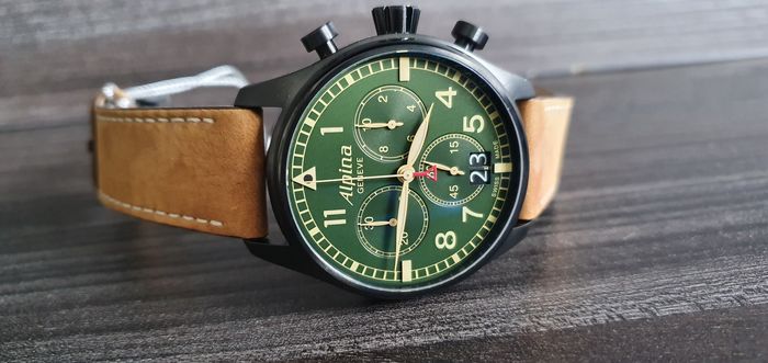 Alpina Green Chrono Brand New In Box With Papers - Image 3 of 5