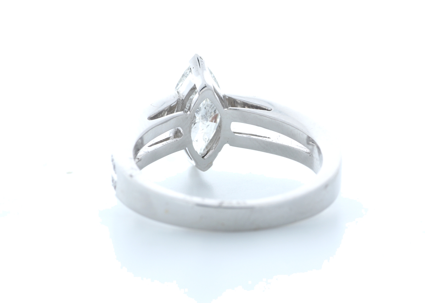 18ct White Gold Marquise Cut Diamond Ring 1.41 Carats - Image 3 of 5